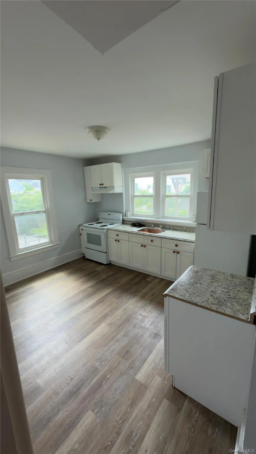 21 Hoffman Avenue, Poughkeepsie, NY, 3 Bedrooms Bedrooms, 5 Rooms Rooms,1 BathroomBathrooms,Residential Lease,For Rent,Hoffman,0,1011676 21 Hoffman Avenue, Poughkeepsie, NY, 3 Bedrooms Bedrooms, 5 Rooms Rooms,1 BathroomBathrooms,Residential Lease,For Rent,Hoffman,0,1011676