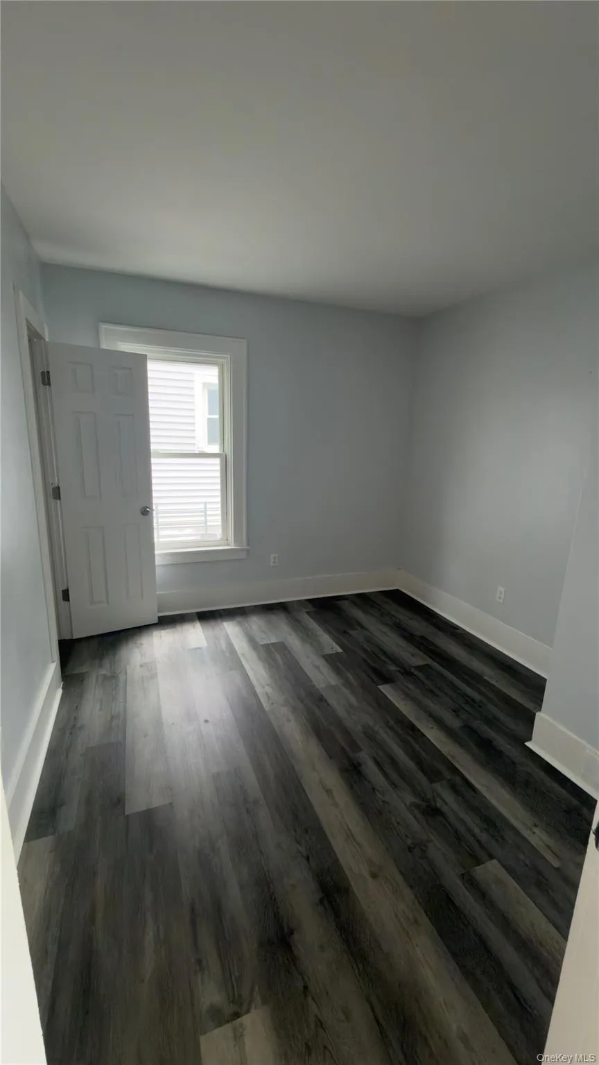 21 Hoffman Avenue, Poughkeepsie, NY, 3 Bedrooms Bedrooms, 5 Rooms Rooms,1 BathroomBathrooms,Residential Lease,For Rent,Hoffman,0,1011676 21 Hoffman Avenue, Poughkeepsie, NY, 3 Bedrooms Bedrooms, 5 Rooms Rooms,1 BathroomBathrooms,Residential Lease,For Rent,Hoffman,0,1011676