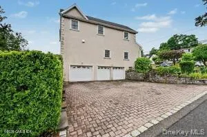 52 Francis Lane, Greenwich, CT, 3 Bedrooms Bedrooms, 10 Rooms Rooms,2 BathroomsBathrooms,Residential,For Rent,Francis,0,1011684 52 Francis Lane, Greenwich, CT, 3 Bedrooms Bedrooms, 10 Rooms Rooms,2 BathroomsBathrooms,Residential,For Rent,Francis,0,1011684