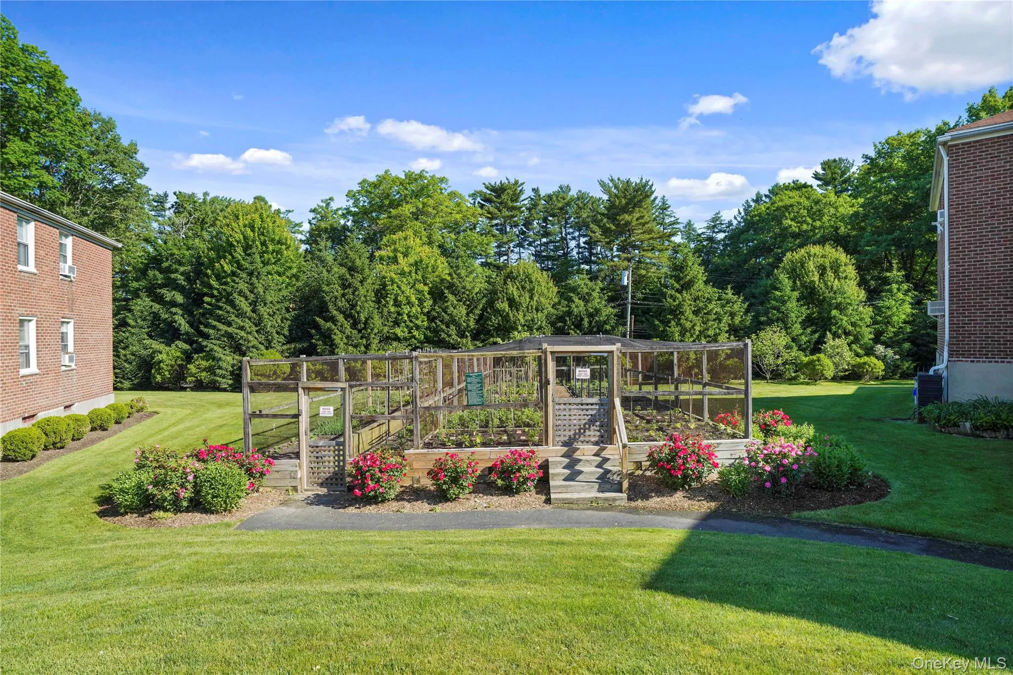 Enjoy The Garden! Enjoy The Garden!