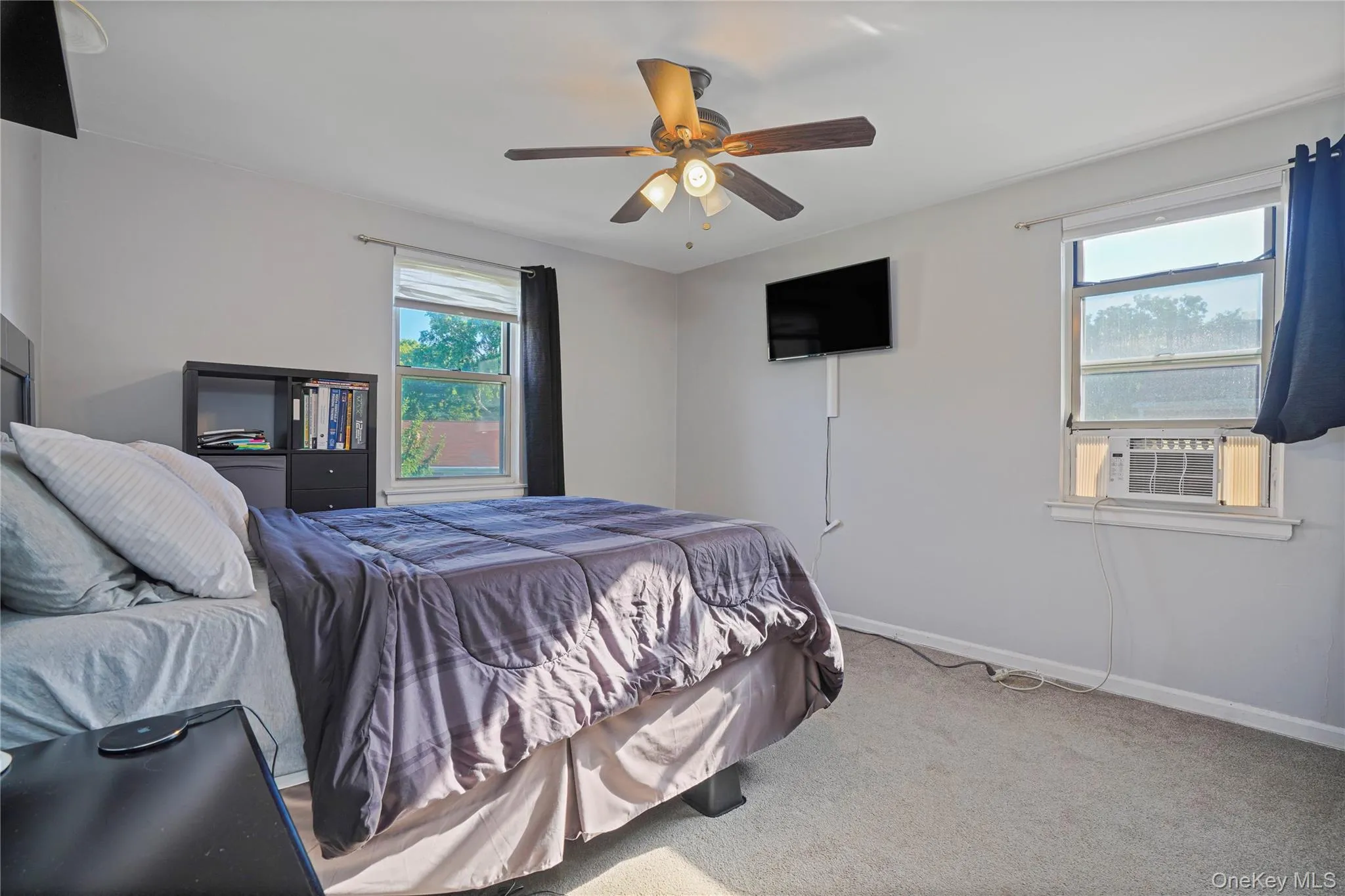 King Size Bedroom With Ceiling Fan King Size Bedroom With Ceiling Fan