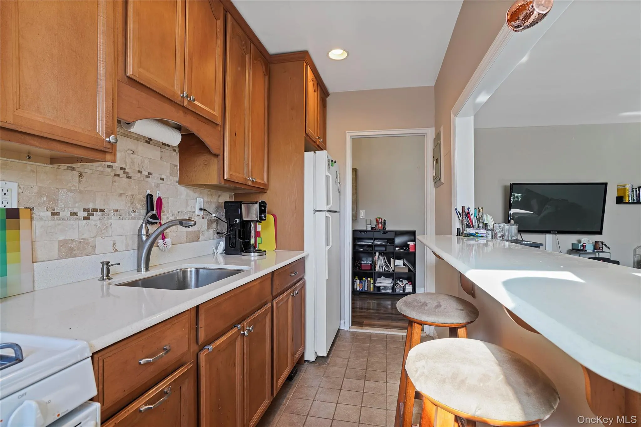 Great Counter Space & Lots Of Storage! Great Counter Space & Lots Of Storage!