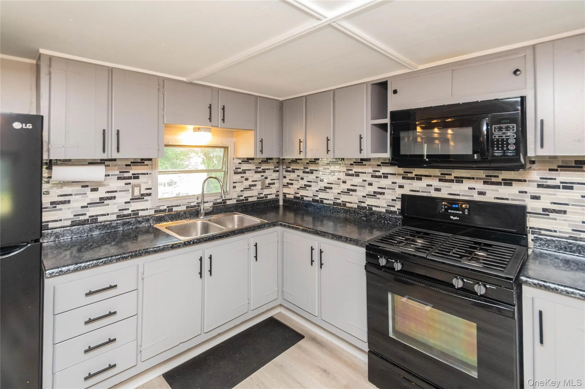 165 Lattintown Road, Newburgh (town), NY, 2 Bedrooms Bedrooms, 6 Rooms Rooms,1 BathroomBathrooms,Residential,For Rent,Lattintown,0,1011692 165 Lattintown Road, Newburgh (town), NY, 2 Bedrooms Bedrooms, 6 Rooms Rooms,1 BathroomBathrooms,Residential,For Rent,Lattintown,0,1011692
