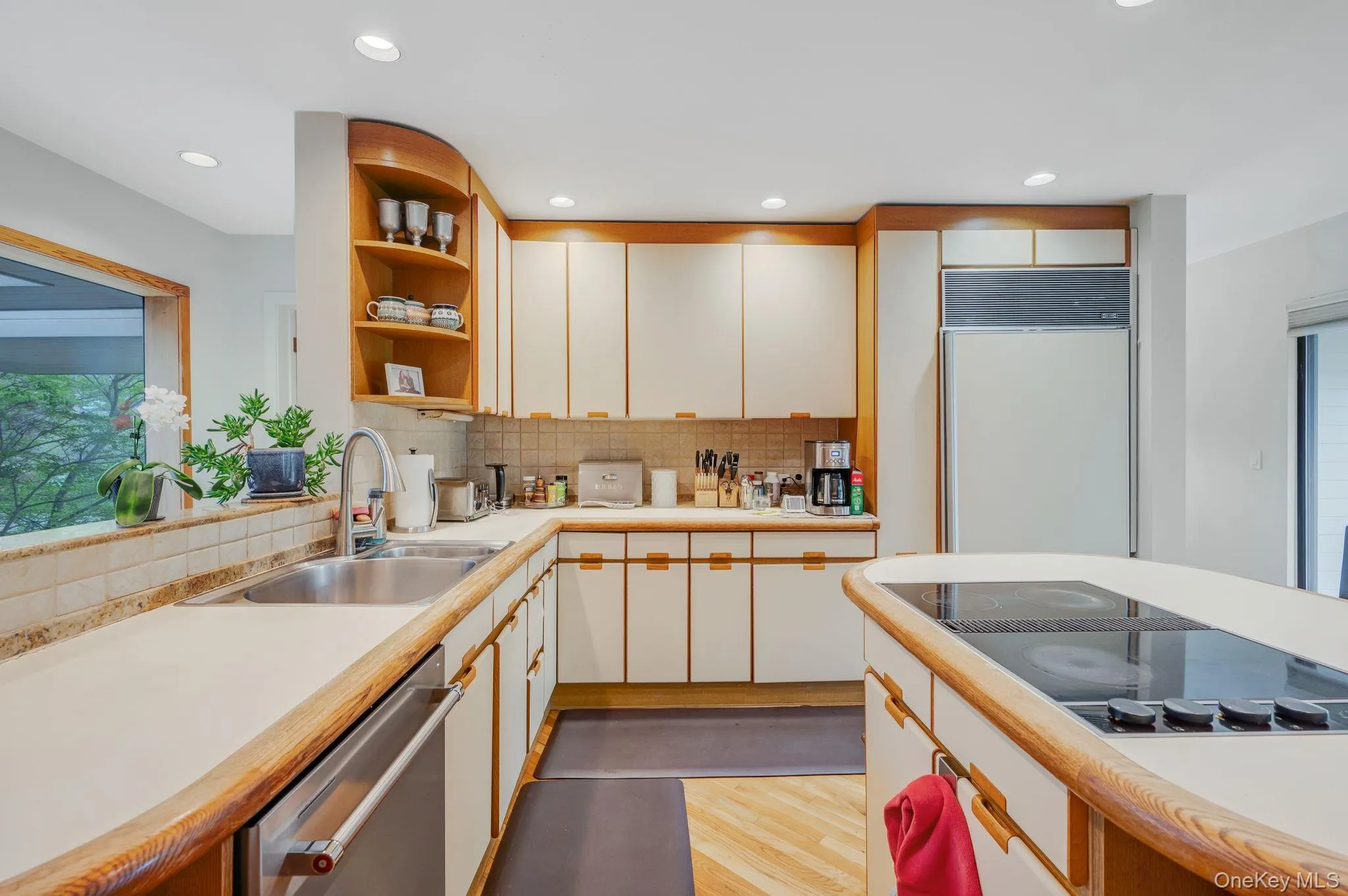 5 Kew Court, Huntington, NY, 3 Bedrooms Bedrooms, 14 Rooms Rooms,2 BathroomsBathrooms,Residential,For Rent,Kew,0,1011695 5 Kew Court, Huntington, NY, 3 Bedrooms Bedrooms, 14 Rooms Rooms,2 BathroomsBathrooms,Residential,For Rent,Kew,0,1011695