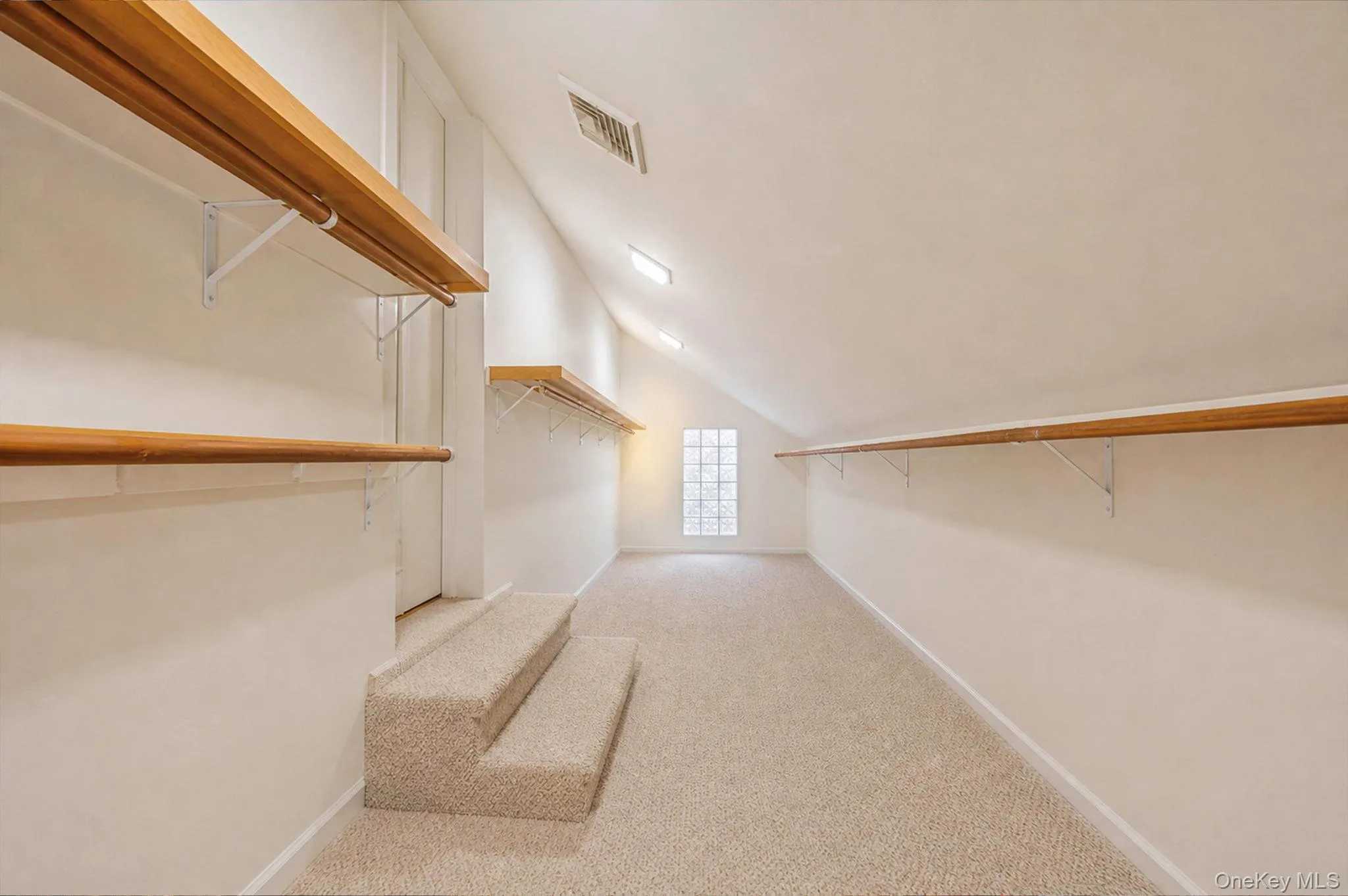 5 Kew Court, Huntington, NY, 3 Bedrooms Bedrooms, 14 Rooms Rooms,2 BathroomsBathrooms,Residential,For Rent,Kew,0,1011695 5 Kew Court, Huntington, NY, 3 Bedrooms Bedrooms, 14 Rooms Rooms,2 BathroomsBathrooms,Residential,For Rent,Kew,0,1011695