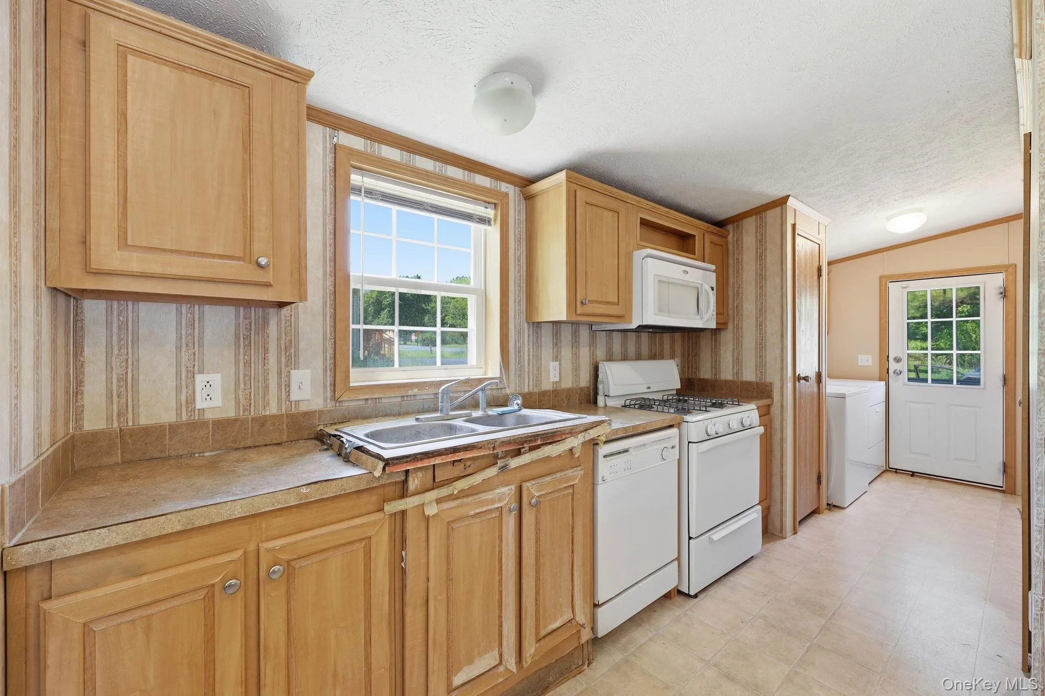 59 Deer Haven Lane, Gardiner, NY, 3 Bedrooms Bedrooms, 8 Rooms Rooms,2 BathroomsBathrooms,Residential,For Rent,Deer Haven Lane,0,KEY1011700 59 Deer Haven Lane, Gardiner, NY, 3 Bedrooms Bedrooms, 8 Rooms Rooms,2 BathroomsBathrooms,Residential,For Rent,Deer Haven Lane,0,KEY1011700