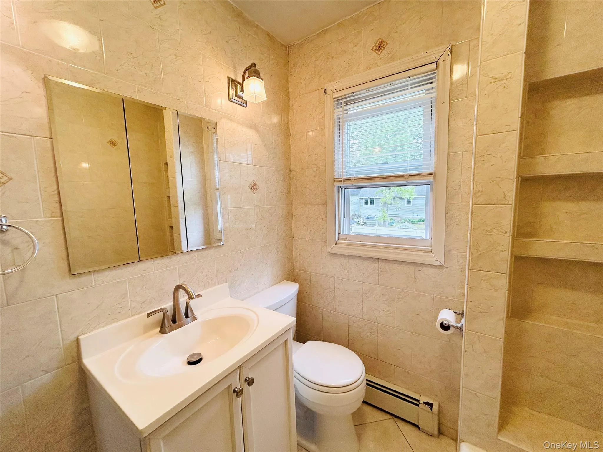 388 Alleghany Avenue, Babylon, NY, 1 Bedroom Bedrooms, 3 Rooms Rooms,1 BathroomBathrooms,Residential Lease,For Rent,Alleghany,0,1011704 388 Alleghany Avenue, Babylon, NY, 1 Bedroom Bedrooms, 3 Rooms Rooms,1 BathroomBathrooms,Residential Lease,For Rent,Alleghany,0,1011704