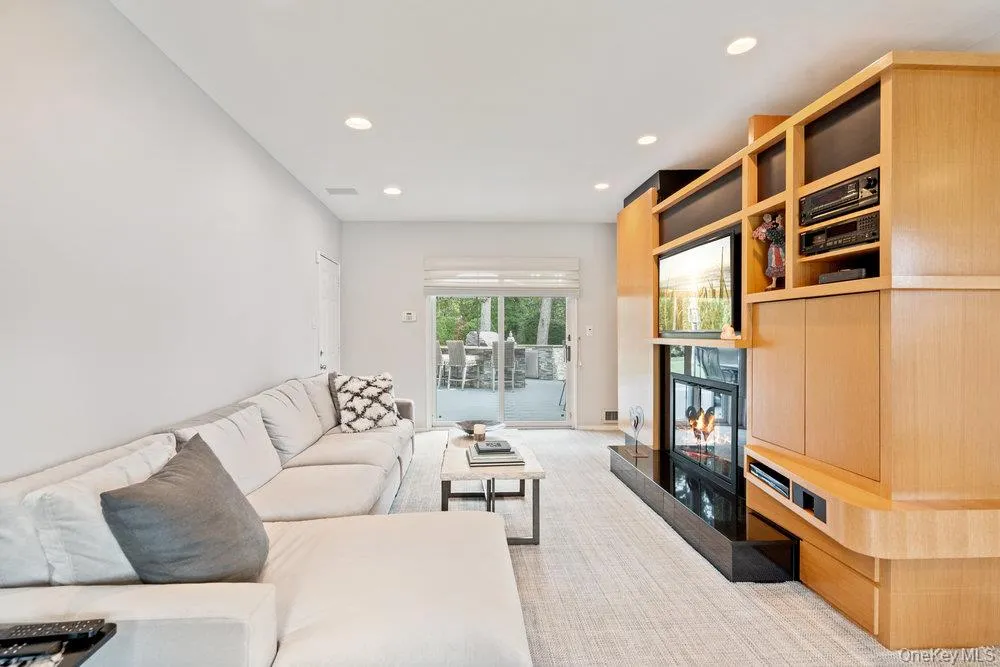 4 Newport Drive, Oyster Bay, NY, 4 Bedrooms Bedrooms, 10 Rooms Rooms,2 BathroomsBathrooms,Residential,For Rent,Newport,0,1011706 4 Newport Drive, Oyster Bay, NY, 4 Bedrooms Bedrooms, 10 Rooms Rooms,2 BathroomsBathrooms,Residential,For Rent,Newport,0,1011706