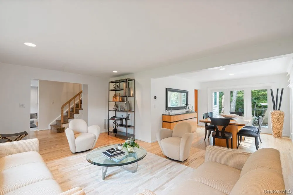4 Newport Drive, Oyster Bay, NY, 4 Bedrooms Bedrooms, 10 Rooms Rooms,2 BathroomsBathrooms,Residential,For Rent,Newport,0,1011706 4 Newport Drive, Oyster Bay, NY, 4 Bedrooms Bedrooms, 10 Rooms Rooms,2 BathroomsBathrooms,Residential,For Rent,Newport,0,1011706