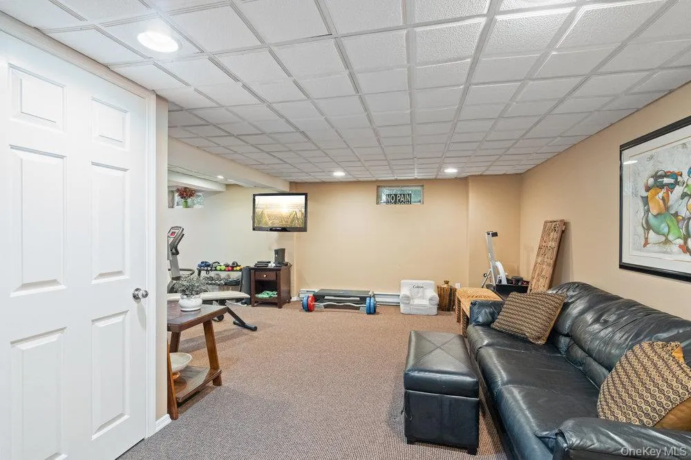 4 Newport Drive, Oyster Bay, NY, 4 Bedrooms Bedrooms, 10 Rooms Rooms,2 BathroomsBathrooms,Residential,For Rent,Newport,0,1011706 4 Newport Drive, Oyster Bay, NY, 4 Bedrooms Bedrooms, 10 Rooms Rooms,2 BathroomsBathrooms,Residential,For Rent,Newport,0,1011706