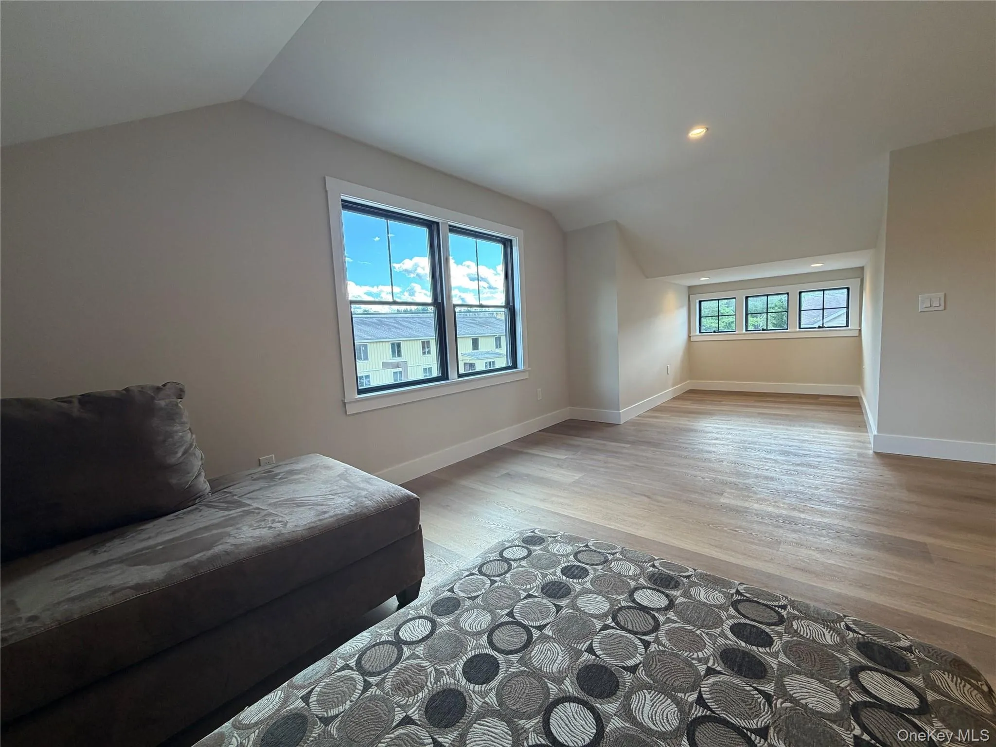Space for an office, crafting, yoga, play room, music room ... Space for an office, crafting, yoga, play room, music room ...