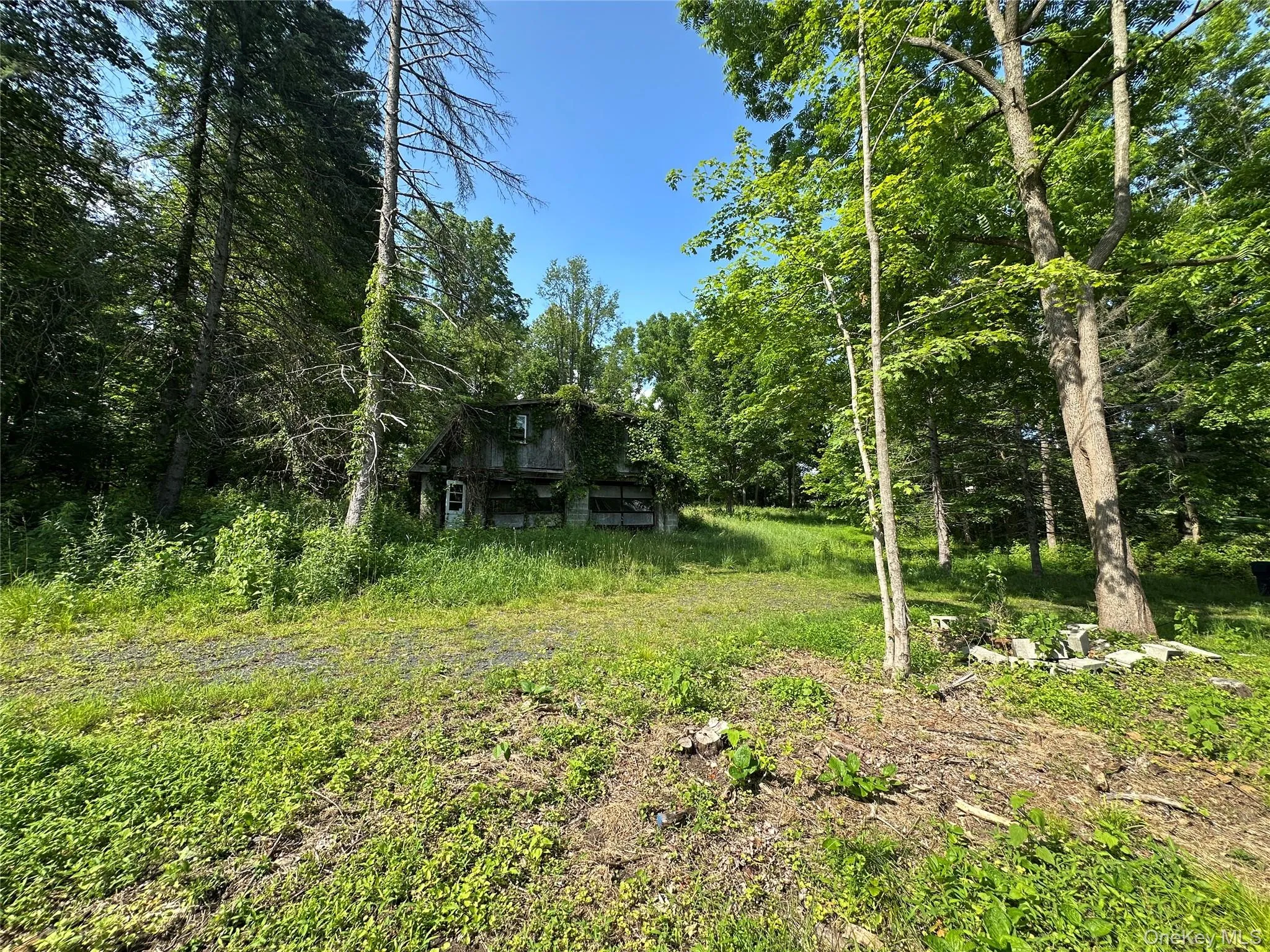 Beautiful location for a custom built home Beautiful location for a custom built home