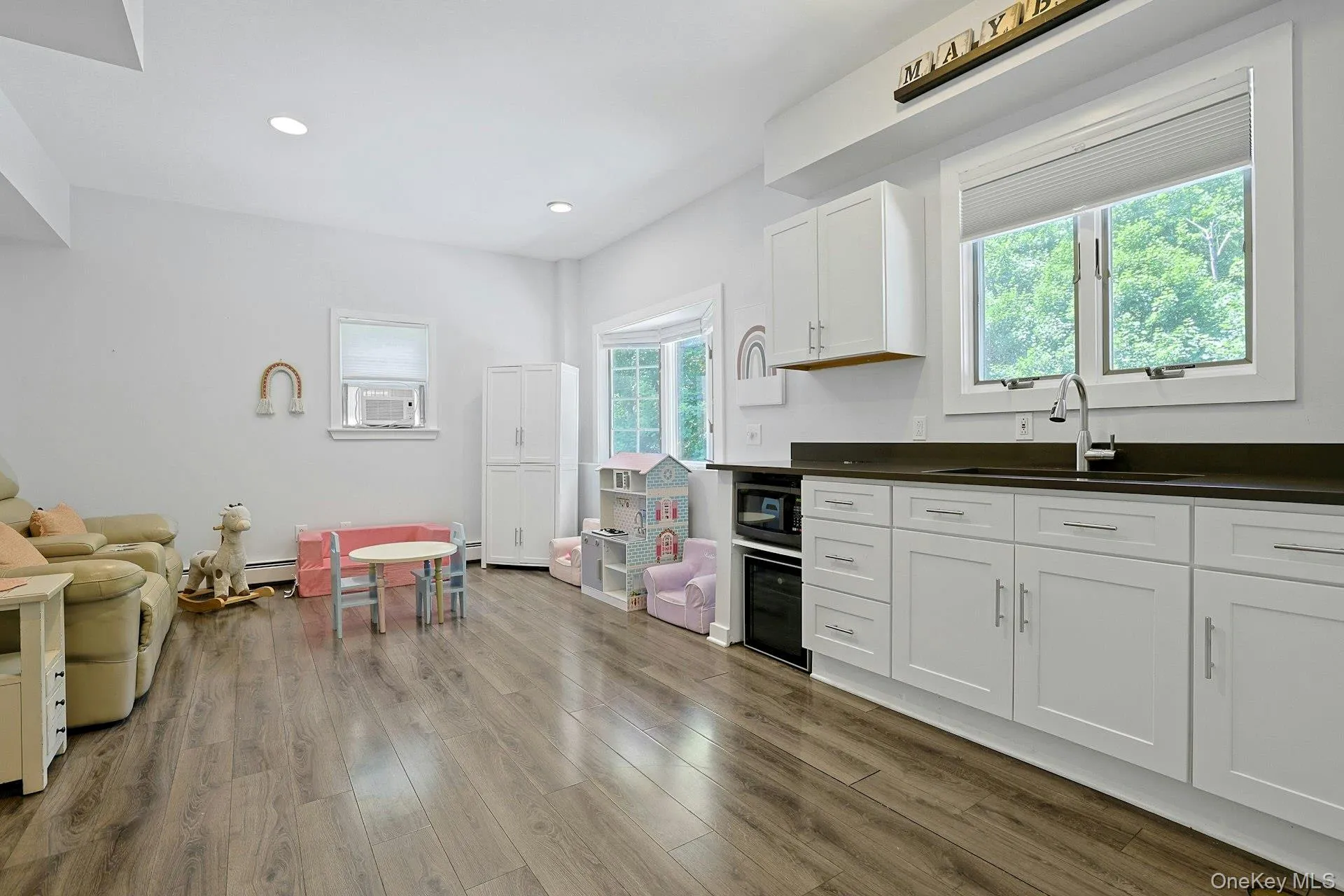 Recreation room with summer kitchen Recreation room with summer kitchen