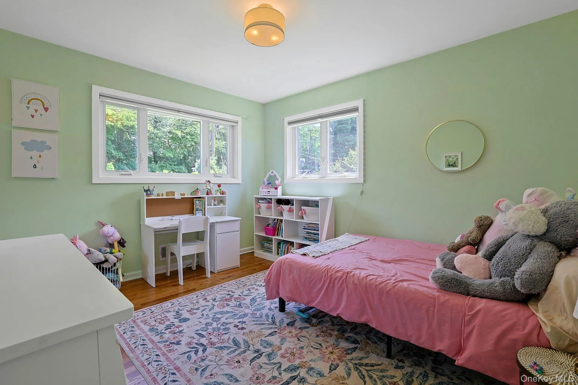 Another angle of 2nd bedroom. Another angle of 2nd bedroom.
