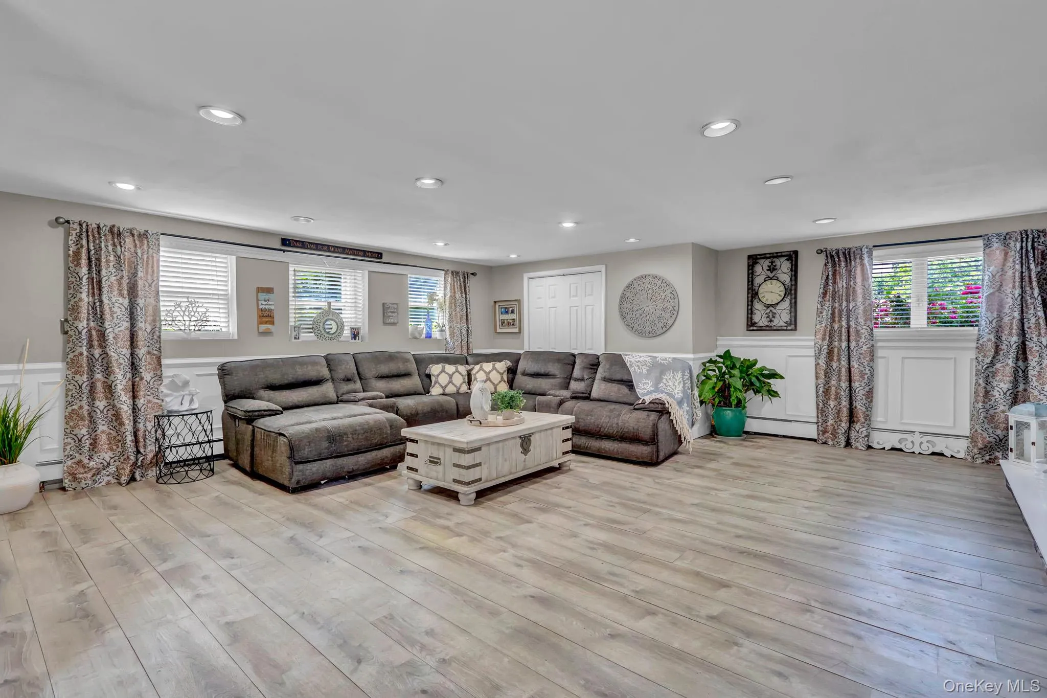 121 15th Street, Babylon, NY, 3 Bedrooms Bedrooms, 7 Rooms Rooms,2 BathroomsBathrooms,Residential,For Rent,15th,0,1011714 121 15th Street, Babylon, NY, 3 Bedrooms Bedrooms, 7 Rooms Rooms,2 BathroomsBathrooms,Residential,For Rent,15th,0,1011714