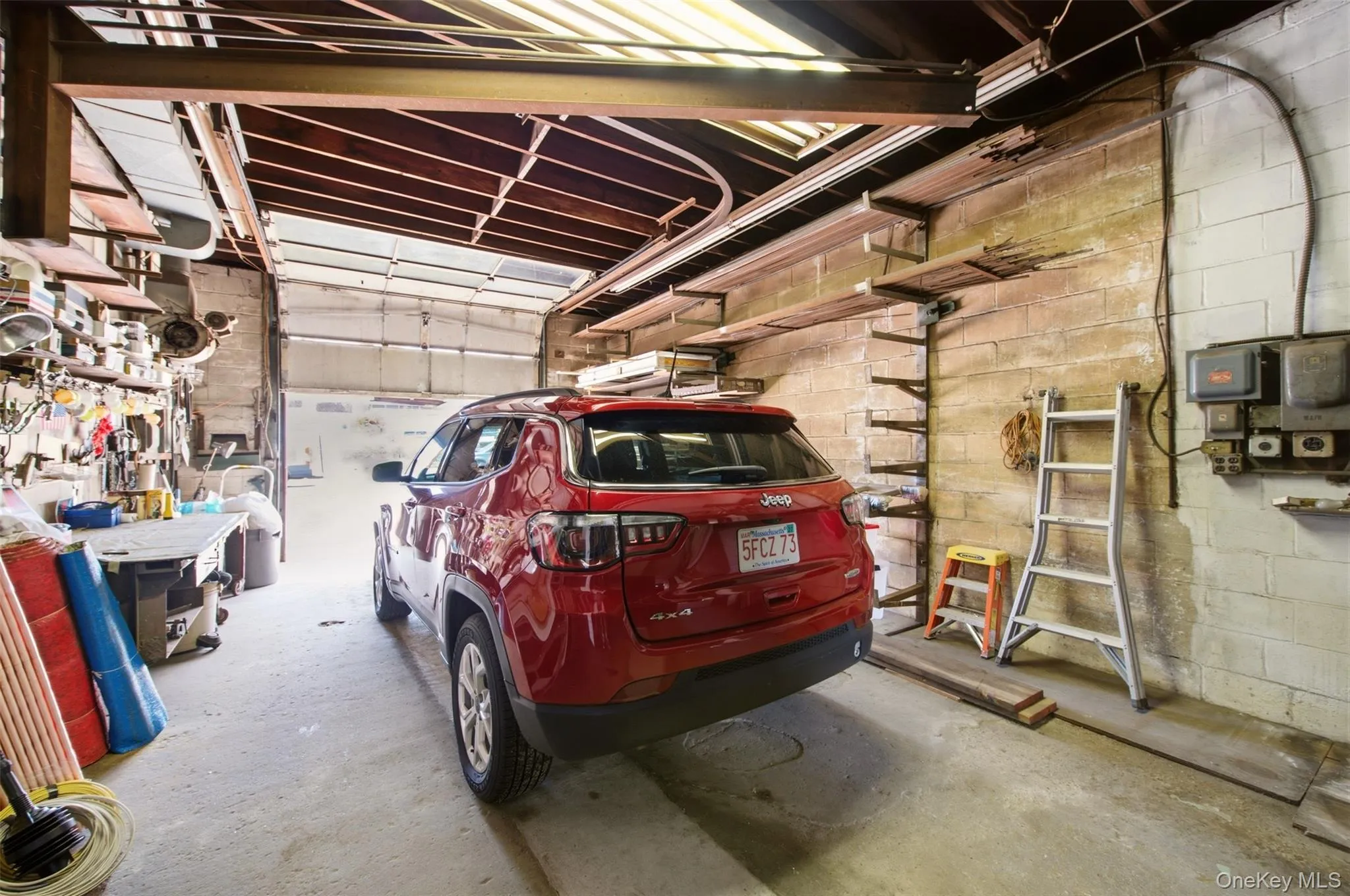 Garage/Workshop Garage/Workshop
