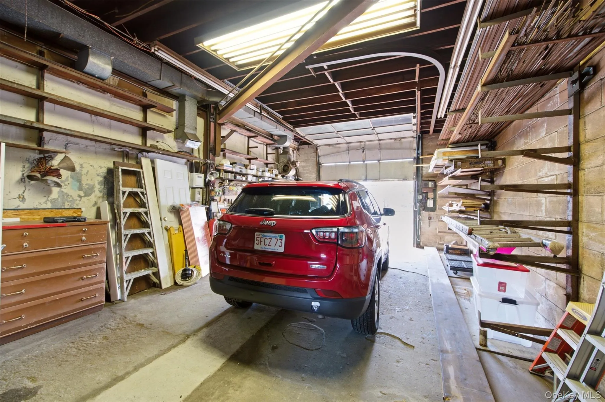 Garage/Workshop Garage/Workshop
