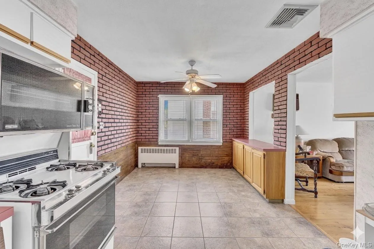 51 Virginia Street, Hempstead, NY, 5 Bedrooms Bedrooms, 9 Rooms Rooms,2 BathroomsBathrooms,Residential,For Rent,Virginia,0,1011721 51 Virginia Street, Hempstead, NY, 5 Bedrooms Bedrooms, 9 Rooms Rooms,2 BathroomsBathrooms,Residential,For Rent,Virginia,0,1011721