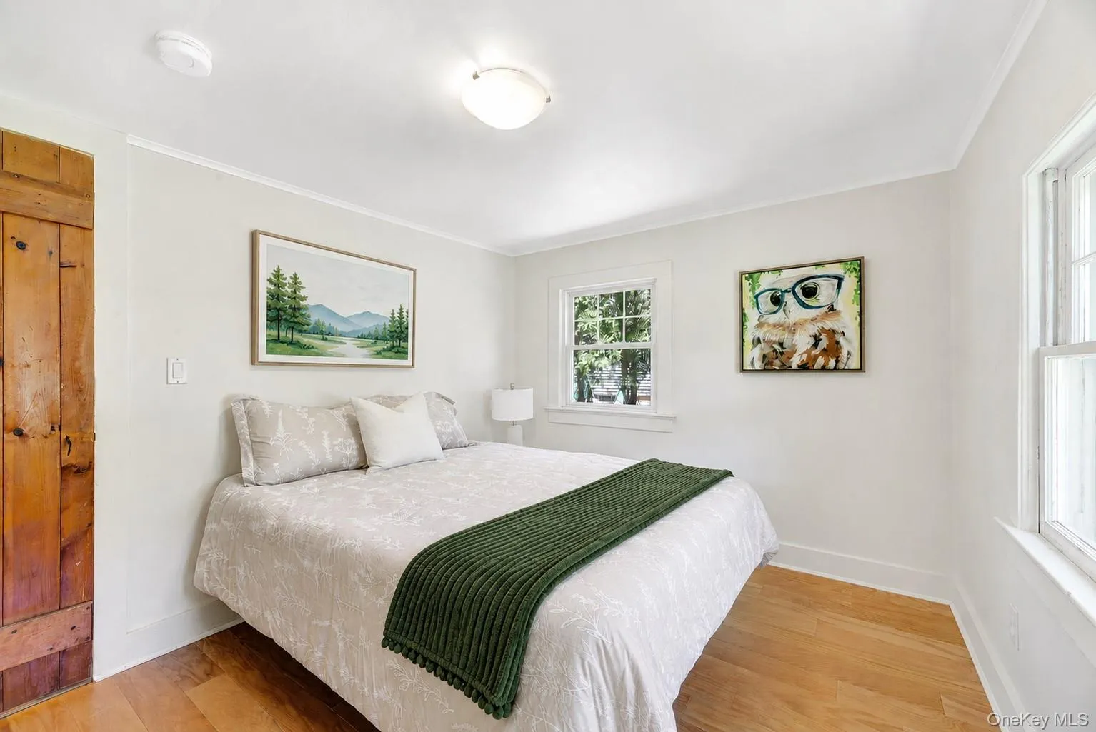 Comfortable and inviting, the guest bedroom is perfect for family, weekend visitors or a flexible home office. Comfortable and inviting, the guest bedroom is perfect for family, weekend visitors or a flexible home office.