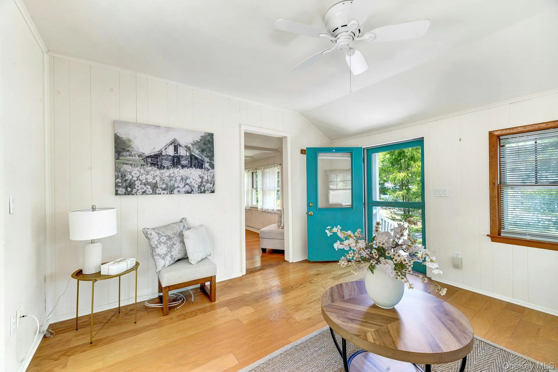 Bonus space for a home office or guest quarters. Bonus space for a home office or guest quarters.