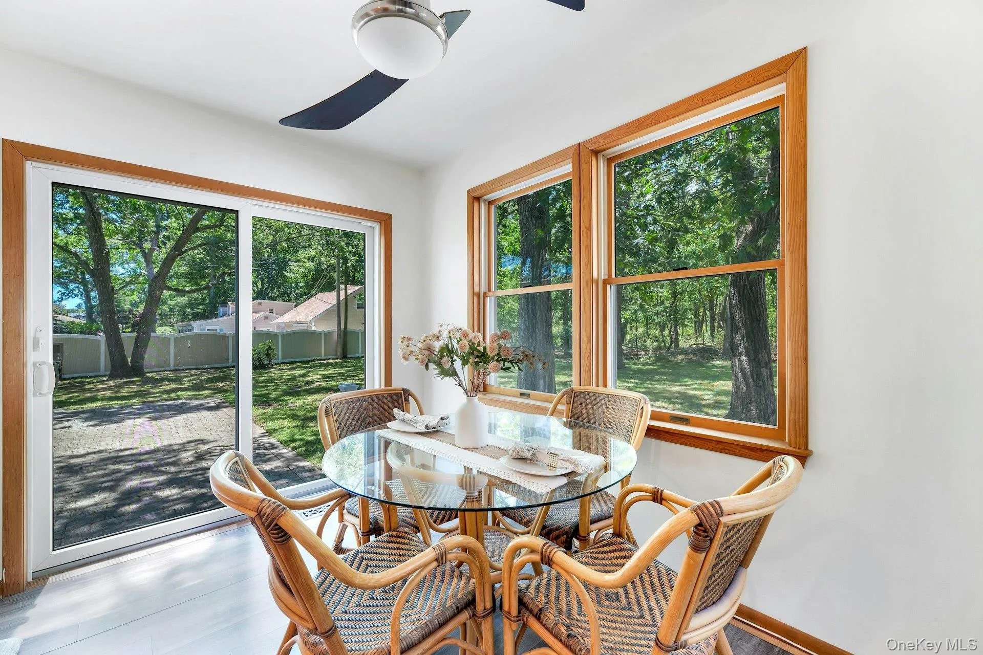 The cheerful easy eat in kitchen offers plenty of room for making entertaining simple. The cheerful easy eat in kitchen offers plenty of room for making entertaining simple.