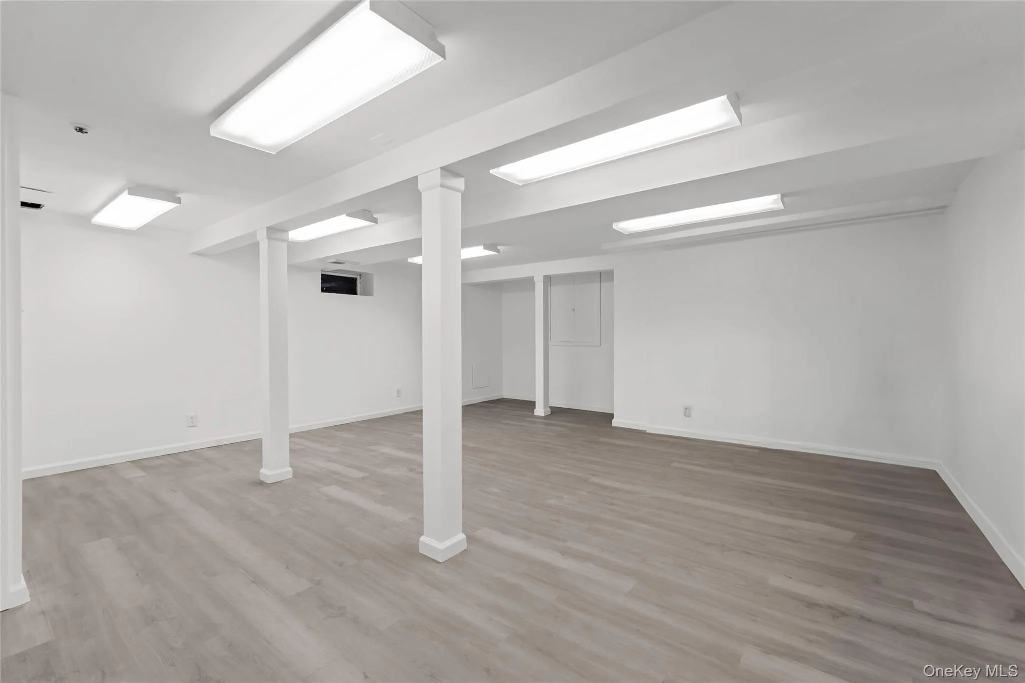 10 Garden Court, North Hempstead, NY, 3 Bedrooms Bedrooms, 7 Rooms Rooms,2 BathroomsBathrooms,Residential,For Rent,Garden,0,1011726 10 Garden Court, North Hempstead, NY, 3 Bedrooms Bedrooms, 7 Rooms Rooms,2 BathroomsBathrooms,Residential,For Rent,Garden,0,1011726