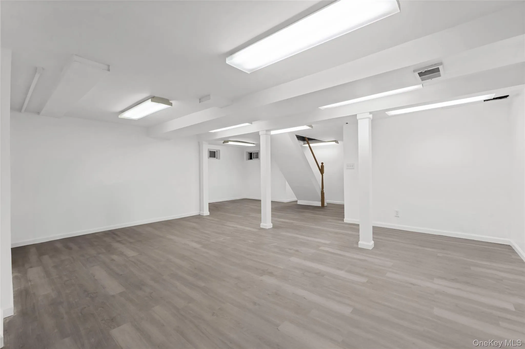 10 Garden Court, North Hempstead, NY, 3 Bedrooms Bedrooms, 7 Rooms Rooms,2 BathroomsBathrooms,Residential,For Rent,Garden,0,1011726 10 Garden Court, North Hempstead, NY, 3 Bedrooms Bedrooms, 7 Rooms Rooms,2 BathroomsBathrooms,Residential,For Rent,Garden,0,1011726
