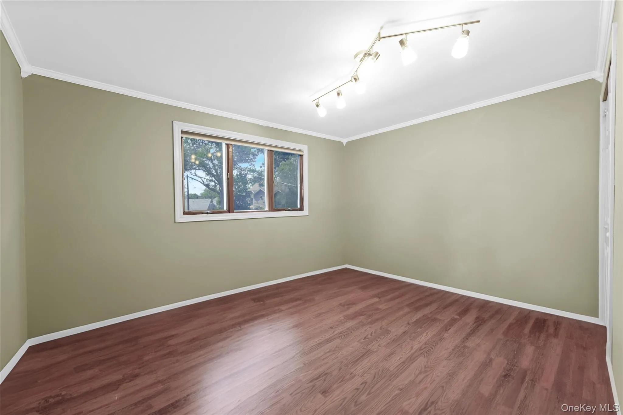10 Garden Court, North Hempstead, NY, 3 Bedrooms Bedrooms, 7 Rooms Rooms,2 BathroomsBathrooms,Residential,For Rent,Garden,0,1011726 10 Garden Court, North Hempstead, NY, 3 Bedrooms Bedrooms, 7 Rooms Rooms,2 BathroomsBathrooms,Residential,For Rent,Garden,0,1011726