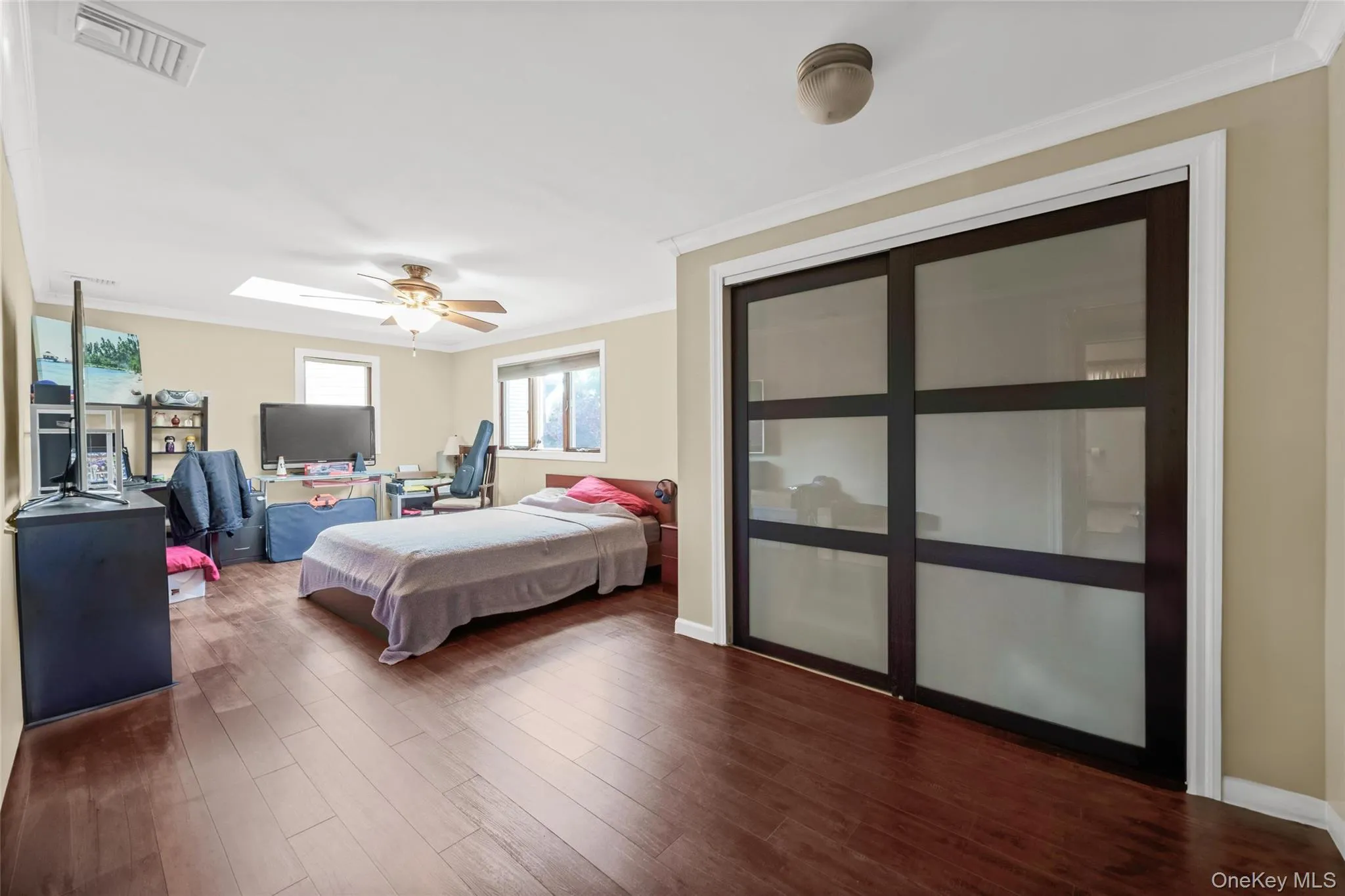 10 Garden Court, North Hempstead, NY, 3 Bedrooms Bedrooms, 7 Rooms Rooms,2 BathroomsBathrooms,Residential,For Rent,Garden,0,1011726 10 Garden Court, North Hempstead, NY, 3 Bedrooms Bedrooms, 7 Rooms Rooms,2 BathroomsBathrooms,Residential,For Rent,Garden,0,1011726