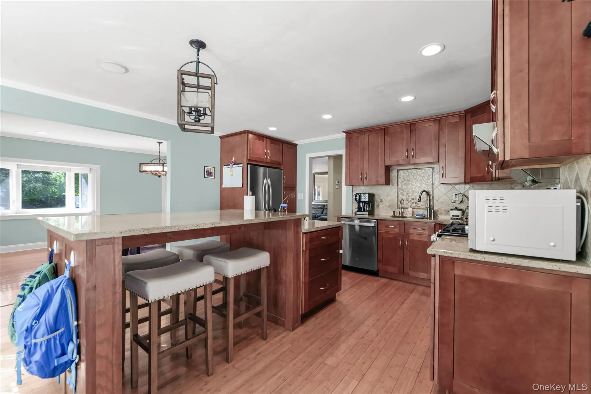 10 Garden Court, North Hempstead, NY, 3 Bedrooms Bedrooms, 7 Rooms Rooms,2 BathroomsBathrooms,Residential,For Rent,Garden,0,1011726 10 Garden Court, North Hempstead, NY, 3 Bedrooms Bedrooms, 7 Rooms Rooms,2 BathroomsBathrooms,Residential,For Rent,Garden,0,1011726