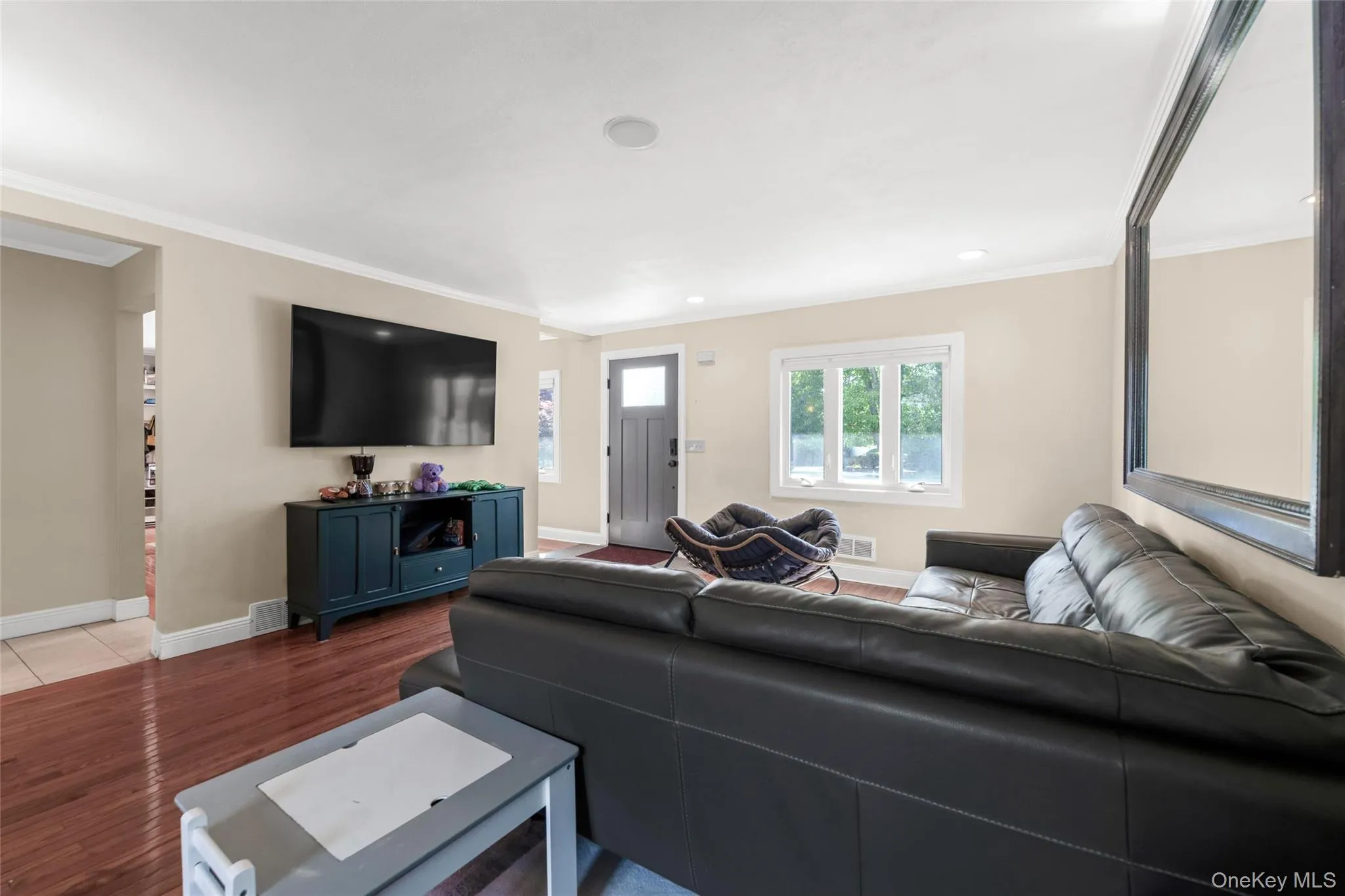 10 Garden Court, North Hempstead, NY, 3 Bedrooms Bedrooms, 7 Rooms Rooms,2 BathroomsBathrooms,Residential,For Rent,Garden,0,1011726 10 Garden Court, North Hempstead, NY, 3 Bedrooms Bedrooms, 7 Rooms Rooms,2 BathroomsBathrooms,Residential,For Rent,Garden,0,1011726