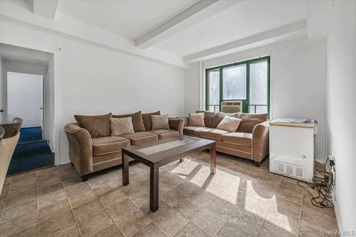 1700 Metropolitan Avenue, New York, NY, 2 Bedrooms Bedrooms, 5 Rooms Rooms,1 BathroomBathrooms,Residential,For Rent,Metropolitan,0,1011730 1700 Metropolitan Avenue, New York, NY, 2 Bedrooms Bedrooms, 5 Rooms Rooms,1 BathroomBathrooms,Residential,For Rent,Metropolitan,0,1011730