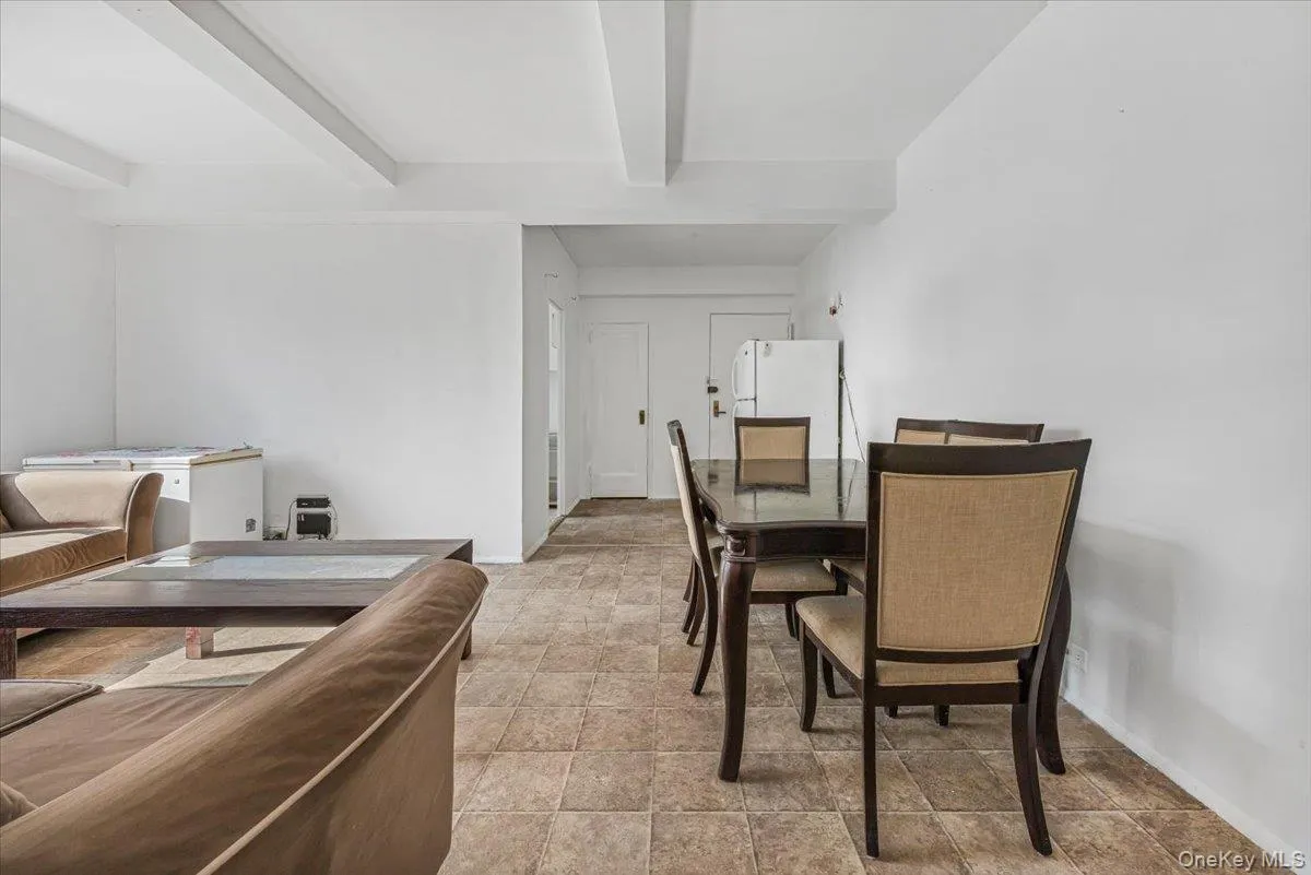 1700 Metropolitan Avenue, New York, NY, 2 Bedrooms Bedrooms, 5 Rooms Rooms,1 BathroomBathrooms,Residential,For Rent,Metropolitan,0,1011730 1700 Metropolitan Avenue, New York, NY, 2 Bedrooms Bedrooms, 5 Rooms Rooms,1 BathroomBathrooms,Residential,For Rent,Metropolitan,0,1011730