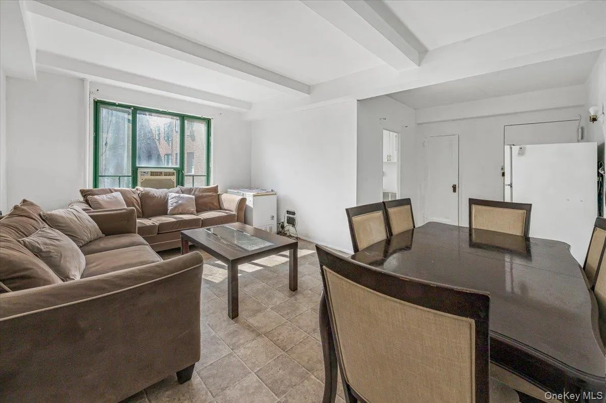 1700 Metropolitan Avenue, New York, NY, 2 Bedrooms Bedrooms, 5 Rooms Rooms,1 BathroomBathrooms,Residential,For Rent,Metropolitan,0,1011730 1700 Metropolitan Avenue, New York, NY, 2 Bedrooms Bedrooms, 5 Rooms Rooms,1 BathroomBathrooms,Residential,For Rent,Metropolitan,0,1011730