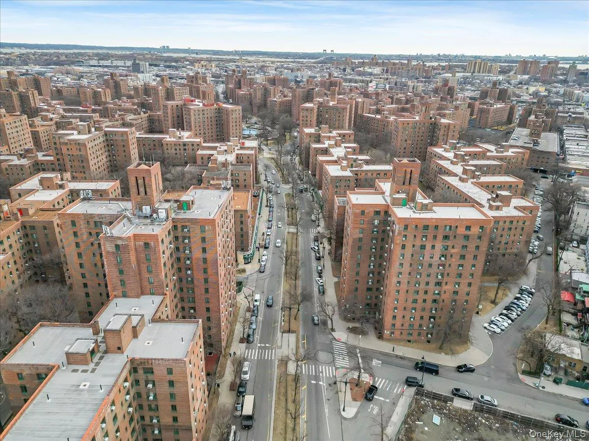 1700 Metropolitan Avenue, New York, NY, 2 Bedrooms Bedrooms, 5 Rooms Rooms,1 BathroomBathrooms,Residential,For Rent,Metropolitan,0,1011730 1700 Metropolitan Avenue, New York, NY, 2 Bedrooms Bedrooms, 5 Rooms Rooms,1 BathroomBathrooms,Residential,For Rent,Metropolitan,0,1011730