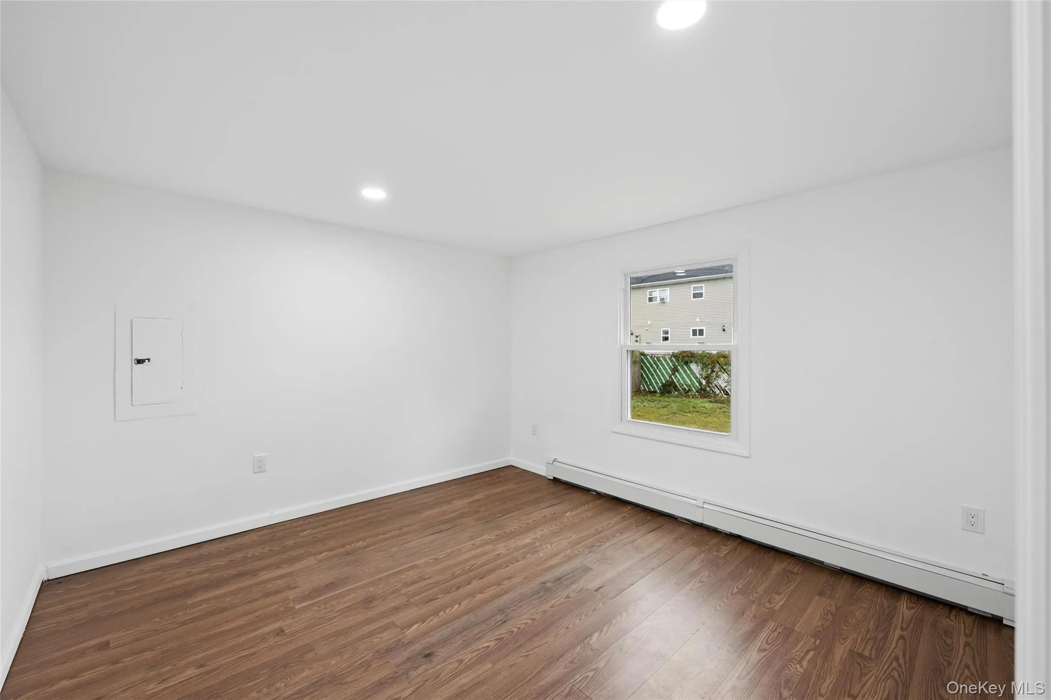 16 Arlington Avenue, Babylon, NY, 3 Bedrooms Bedrooms, 5 Rooms Rooms,1 BathroomBathrooms,Residential,For Rent,Arlington,0,KEY1011732 16 Arlington Avenue, Babylon, NY, 3 Bedrooms Bedrooms, 5 Rooms Rooms,1 BathroomBathrooms,Residential,For Rent,Arlington,0,KEY1011732