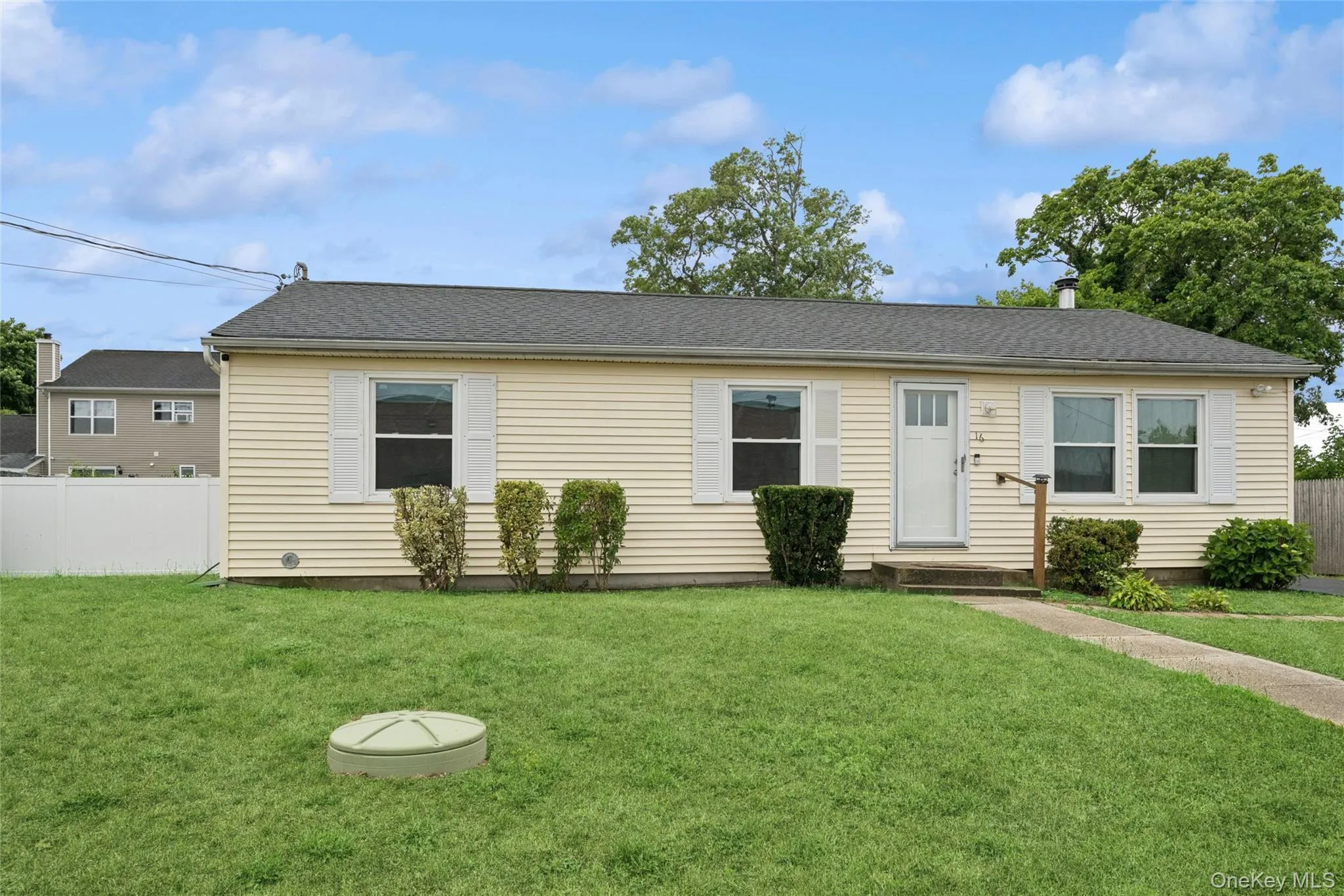 16 Arlington Avenue, Babylon, NY, 3 Bedrooms Bedrooms, 5 Rooms Rooms,1 BathroomBathrooms,Residential,For Rent,Arlington,0,KEY1011732 16 Arlington Avenue, Babylon, NY, 3 Bedrooms Bedrooms, 5 Rooms Rooms,1 BathroomBathrooms,Residential,For Rent,Arlington,0,KEY1011732