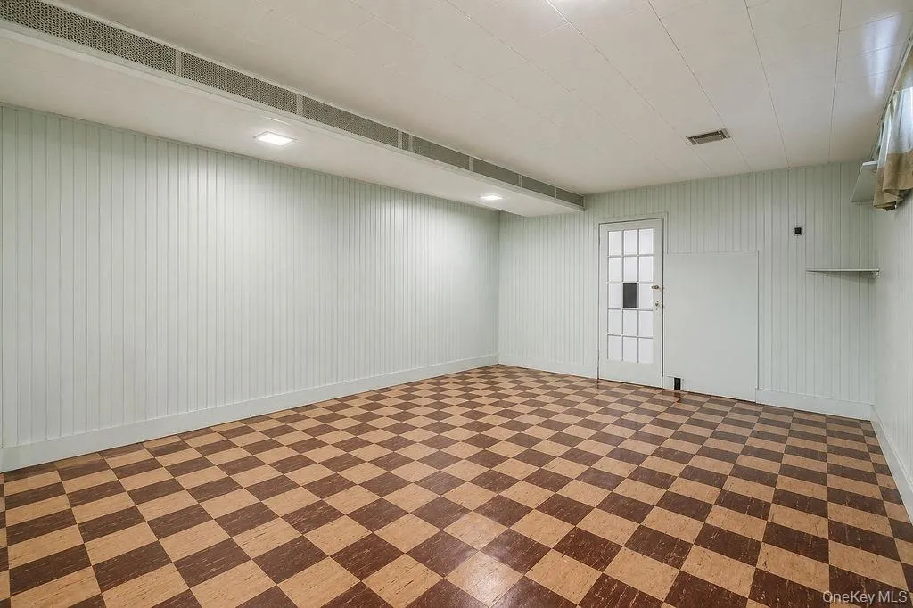 133-22 85th Street, New York, NY, 3 Bedrooms Bedrooms, 6 Rooms Rooms,1 BathroomBathrooms,Residential,For Rent,85th,0,1011734 133-22 85th Street, New York, NY, 3 Bedrooms Bedrooms, 6 Rooms Rooms,1 BathroomBathrooms,Residential,For Rent,85th,0,1011734