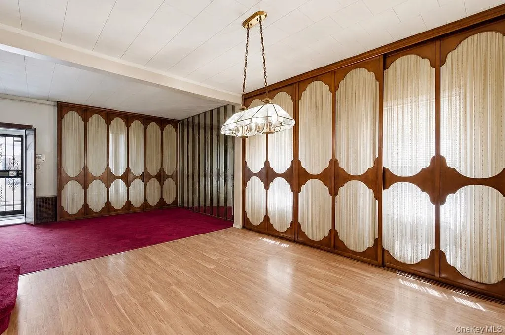 133-22 85th Street, New York, NY, 3 Bedrooms Bedrooms, 6 Rooms Rooms,1 BathroomBathrooms,Residential,For Rent,85th,0,1011734 133-22 85th Street, New York, NY, 3 Bedrooms Bedrooms, 6 Rooms Rooms,1 BathroomBathrooms,Residential,For Rent,85th,0,1011734