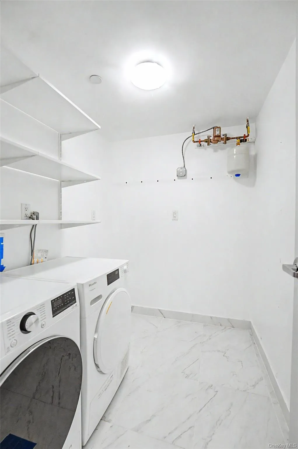 43-17 Union Street, New York, NY, 2 Bedrooms Bedrooms, 4 Rooms Rooms,2 BathroomsBathrooms,Residential,For Rent,Union,0,1011737 43-17 Union Street, New York, NY, 2 Bedrooms Bedrooms, 4 Rooms Rooms,2 BathroomsBathrooms,Residential,For Rent,Union,0,1011737
