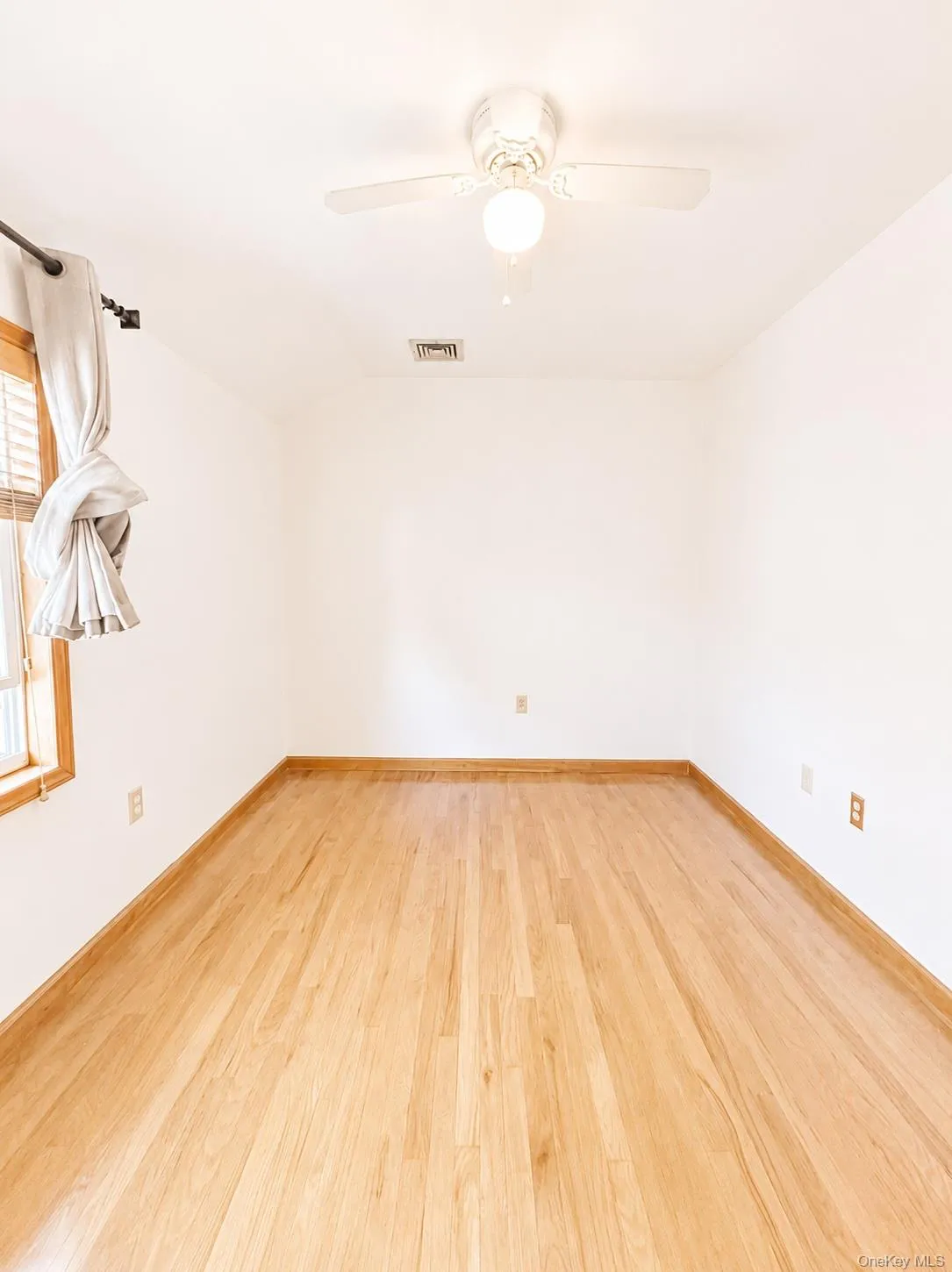 6563 Hull Avenue, New York, NY, 3 Bedrooms Bedrooms, 5 Rooms Rooms,2 BathroomsBathrooms,Residential Lease,For Rent,Hull,0,1011744 6563 Hull Avenue, New York, NY, 3 Bedrooms Bedrooms, 5 Rooms Rooms,2 BathroomsBathrooms,Residential Lease,For Rent,Hull,0,1011744