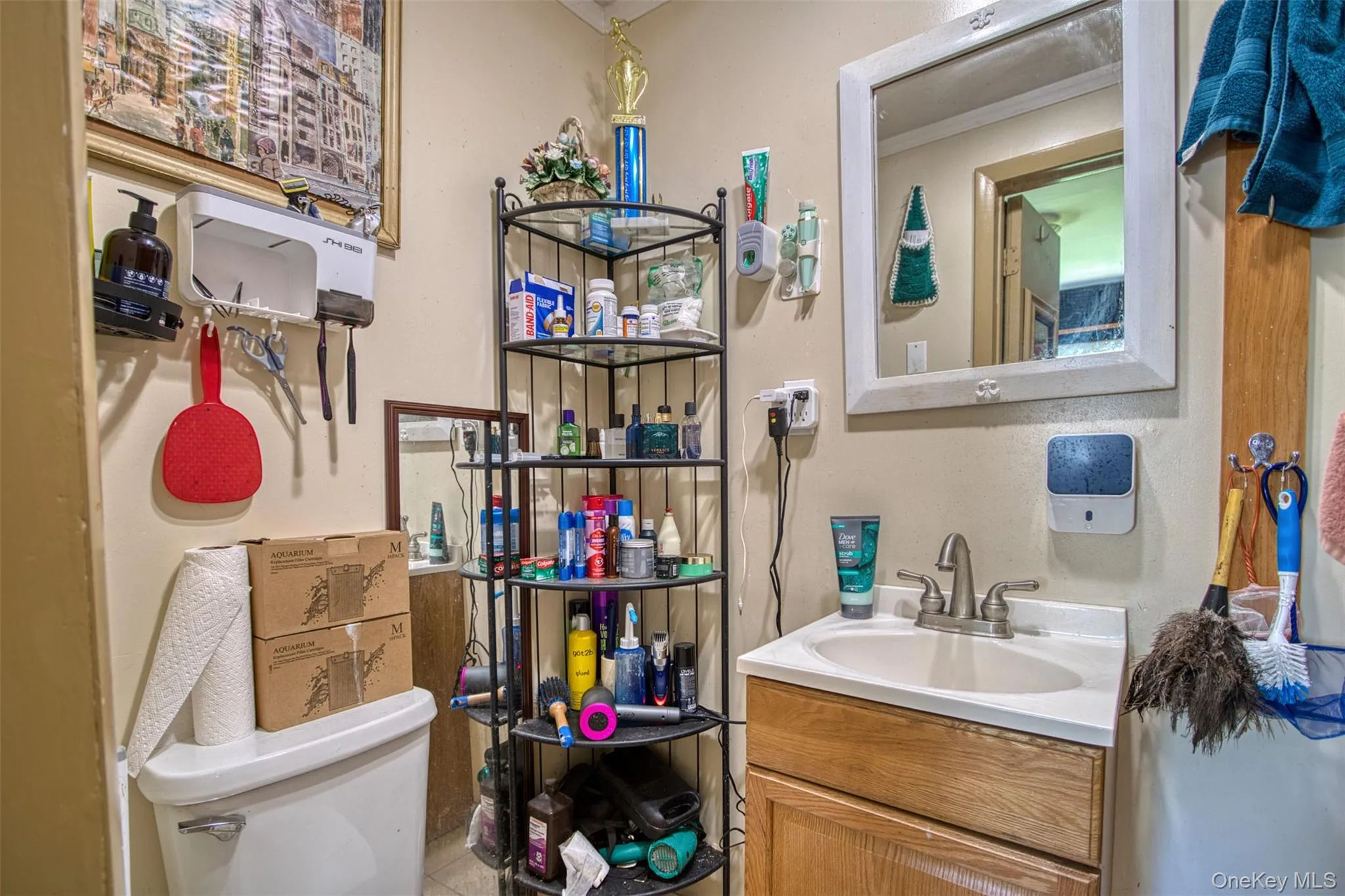 Second full bathroom. Second full bathroom.