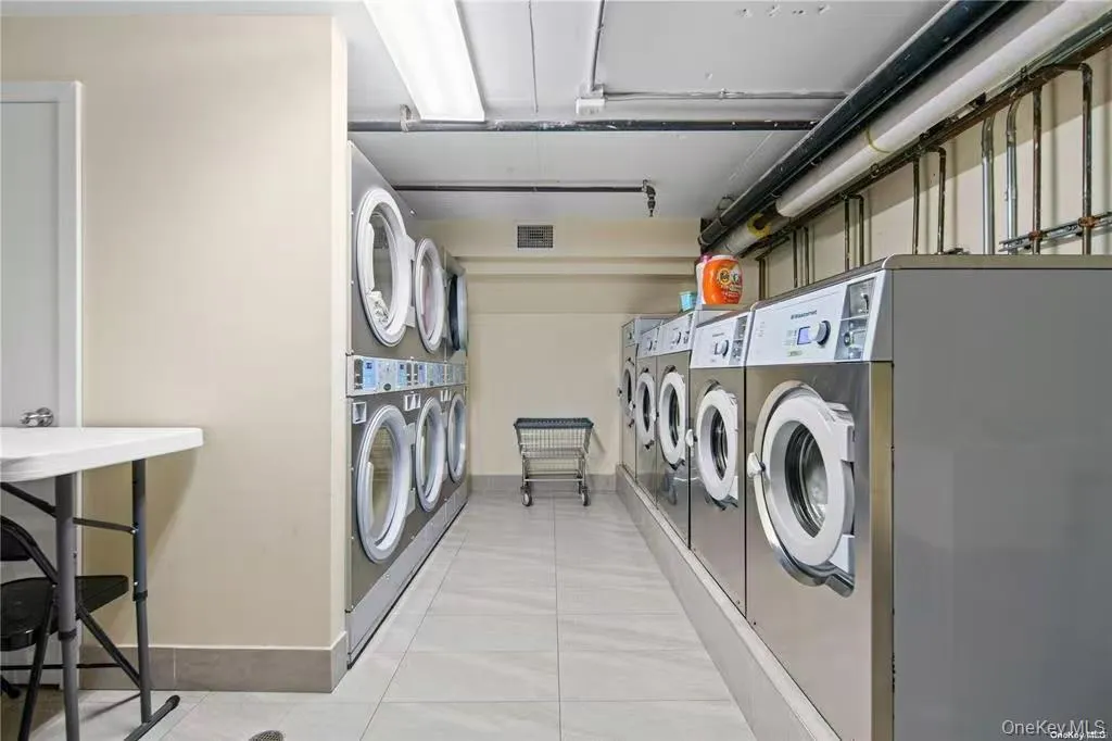 14238 37th Avenue, New York, NY, 1 Bedroom Bedrooms, 3 Rooms Rooms,1 BathroomBathrooms,Residential,For Rent,37th,0,1011749 14238 37th Avenue, New York, NY, 1 Bedroom Bedrooms, 3 Rooms Rooms,1 BathroomBathrooms,Residential,For Rent,37th,0,1011749