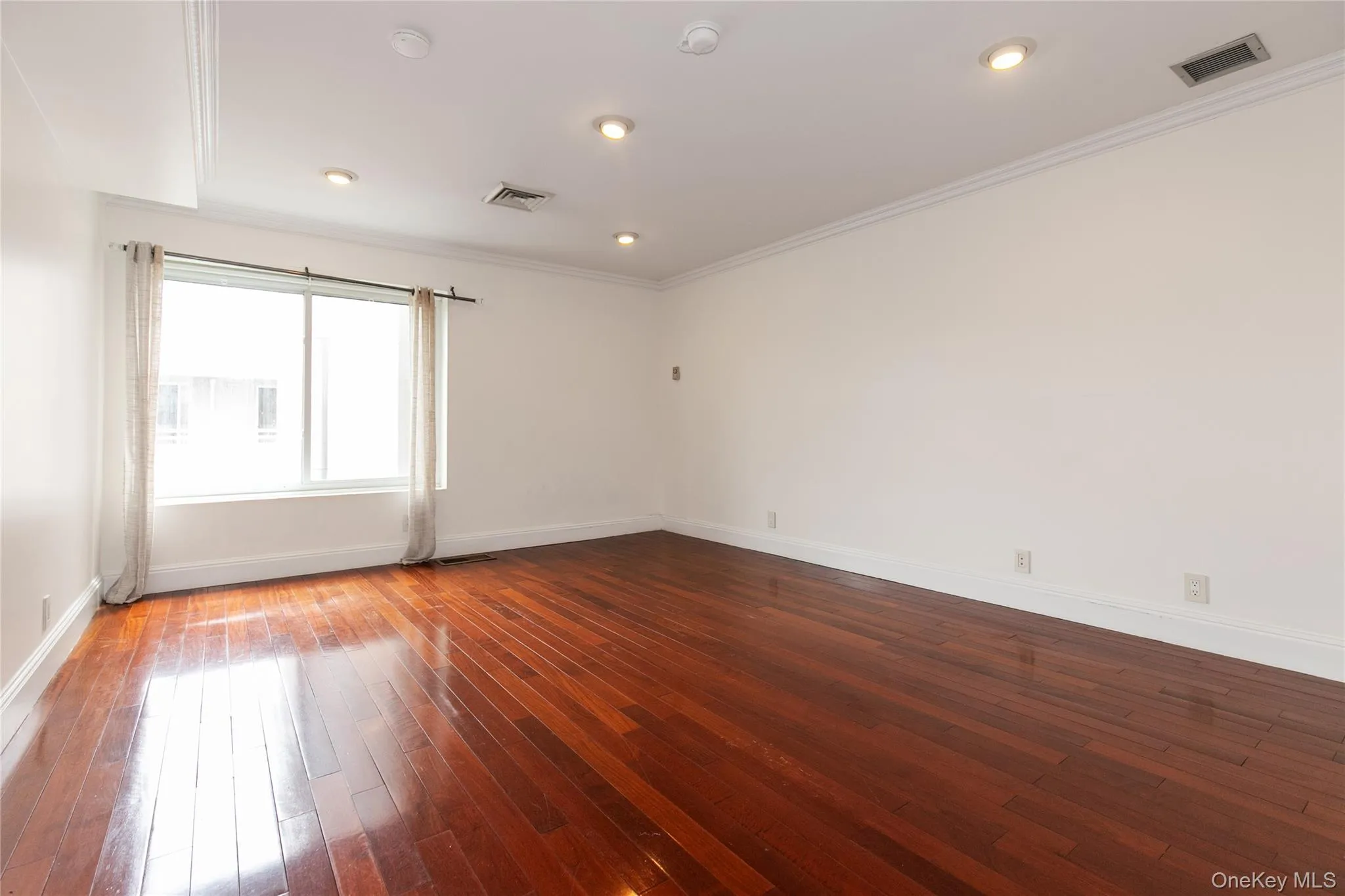 100 cuttermill Road, North Hempstead, NY, 2 Bedrooms Bedrooms, 5 Rooms Rooms,2 BathroomsBathrooms,Residential Lease,For Rent,cuttermill,0,1011751 100 cuttermill Road, North Hempstead, NY, 2 Bedrooms Bedrooms, 5 Rooms Rooms,2 BathroomsBathrooms,Residential Lease,For Rent,cuttermill,0,1011751