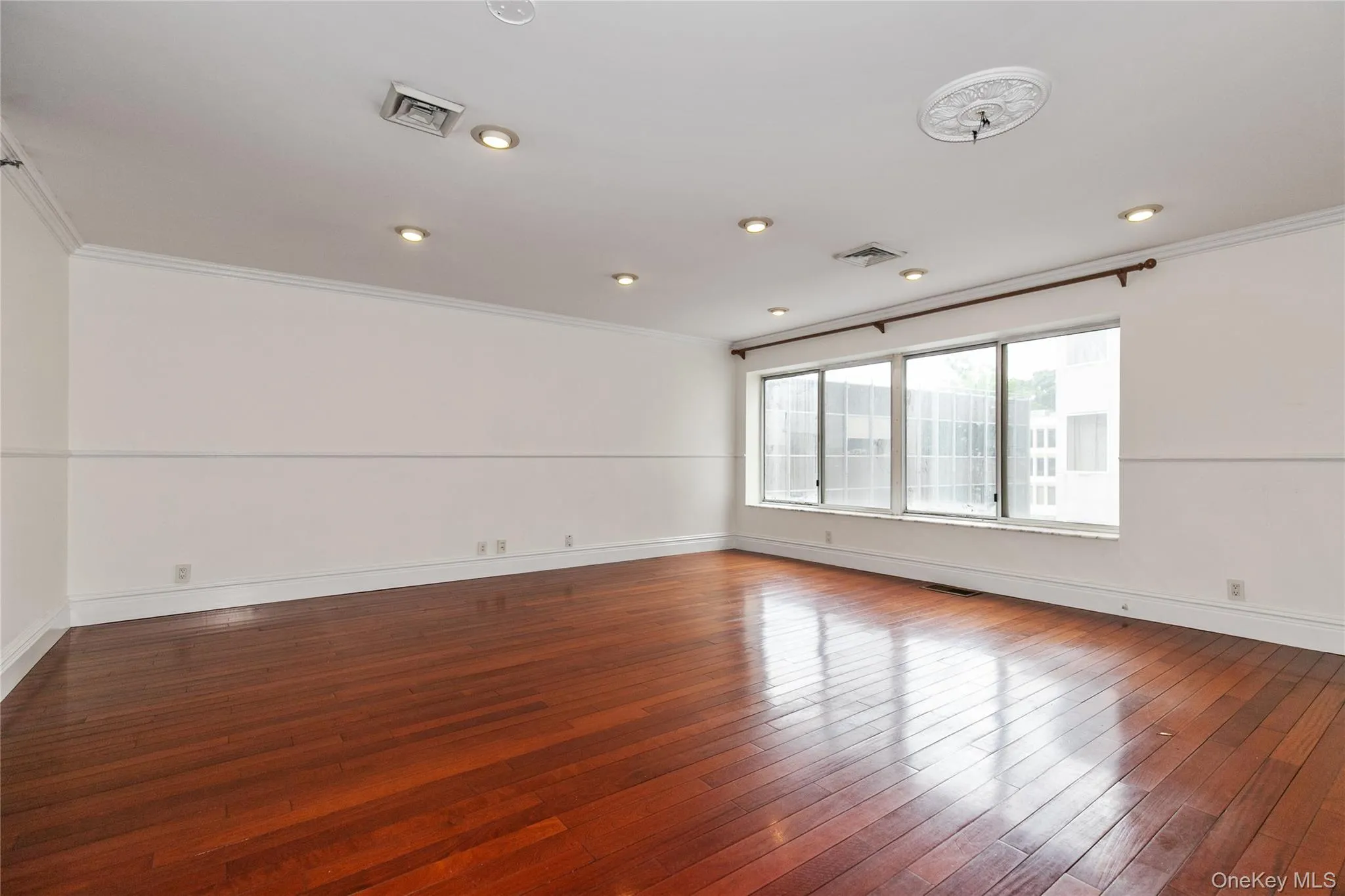 100 cuttermill Road, North Hempstead, NY, 2 Bedrooms Bedrooms, 5 Rooms Rooms,2 BathroomsBathrooms,Residential Lease,For Rent,cuttermill,0,1011751 100 cuttermill Road, North Hempstead, NY, 2 Bedrooms Bedrooms, 5 Rooms Rooms,2 BathroomsBathrooms,Residential Lease,For Rent,cuttermill,0,1011751
