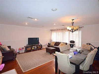 100 cuttermill Road, North Hempstead, NY, 2 Bedrooms Bedrooms, 5 Rooms Rooms,2 BathroomsBathrooms,Residential Lease,For Rent,cuttermill,0,1011751 100 cuttermill Road, North Hempstead, NY, 2 Bedrooms Bedrooms, 5 Rooms Rooms,2 BathroomsBathrooms,Residential Lease,For Rent,cuttermill,0,1011751