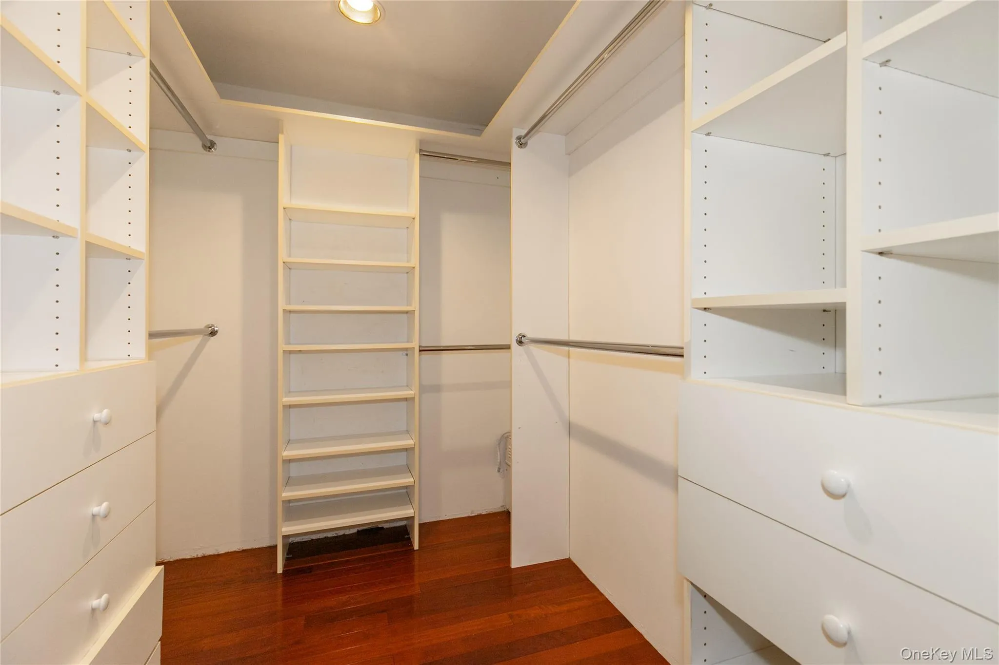 100 cuttermill Road, North Hempstead, NY, 2 Bedrooms Bedrooms, 5 Rooms Rooms,2 BathroomsBathrooms,Residential Lease,For Rent,cuttermill,0,1011751 100 cuttermill Road, North Hempstead, NY, 2 Bedrooms Bedrooms, 5 Rooms Rooms,2 BathroomsBathrooms,Residential Lease,For Rent,cuttermill,0,1011751