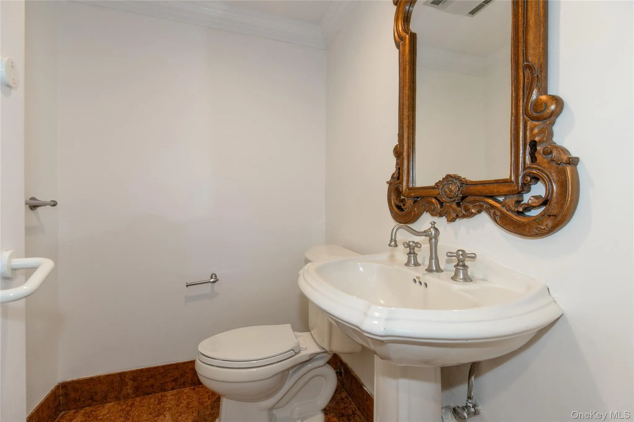 100 cuttermill Road, North Hempstead, NY, 2 Bedrooms Bedrooms, 5 Rooms Rooms,2 BathroomsBathrooms,Residential Lease,For Rent,cuttermill,0,1011751 100 cuttermill Road, North Hempstead, NY, 2 Bedrooms Bedrooms, 5 Rooms Rooms,2 BathroomsBathrooms,Residential Lease,For Rent,cuttermill,0,1011751