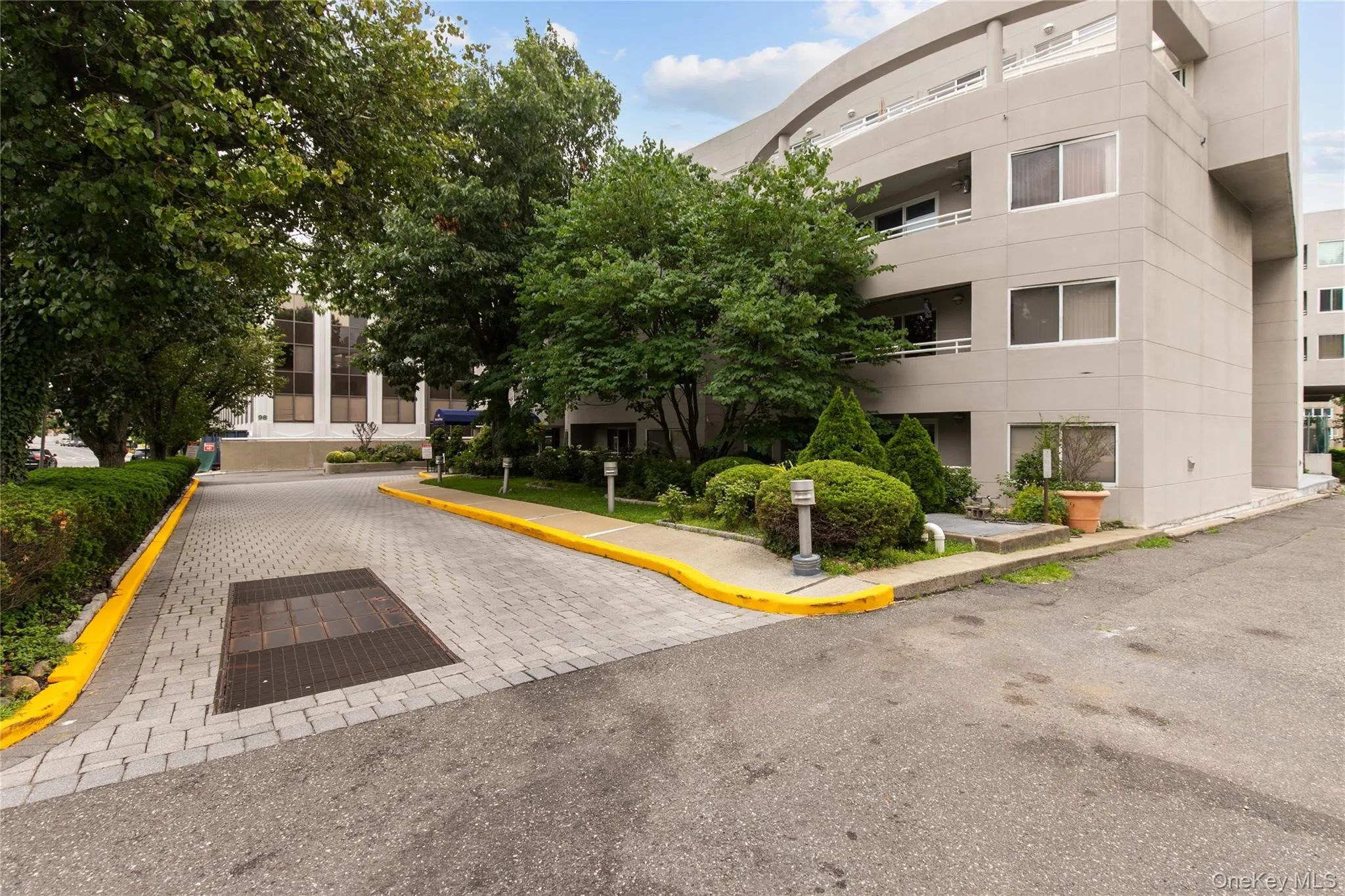 100 cuttermill Road, North Hempstead, NY, 2 Bedrooms Bedrooms, 5 Rooms Rooms,2 BathroomsBathrooms,Residential Lease,For Rent,cuttermill,0,1011751 100 cuttermill Road, North Hempstead, NY, 2 Bedrooms Bedrooms, 5 Rooms Rooms,2 BathroomsBathrooms,Residential Lease,For Rent,cuttermill,0,1011751