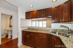 100 cuttermill Road, North Hempstead, NY, 2 Bedrooms Bedrooms, 5 Rooms Rooms,2 BathroomsBathrooms,Residential Lease,For Rent,cuttermill,0,1011751 100 cuttermill Road, North Hempstead, NY, 2 Bedrooms Bedrooms, 5 Rooms Rooms,2 BathroomsBathrooms,Residential Lease,For Rent,cuttermill,0,1011751